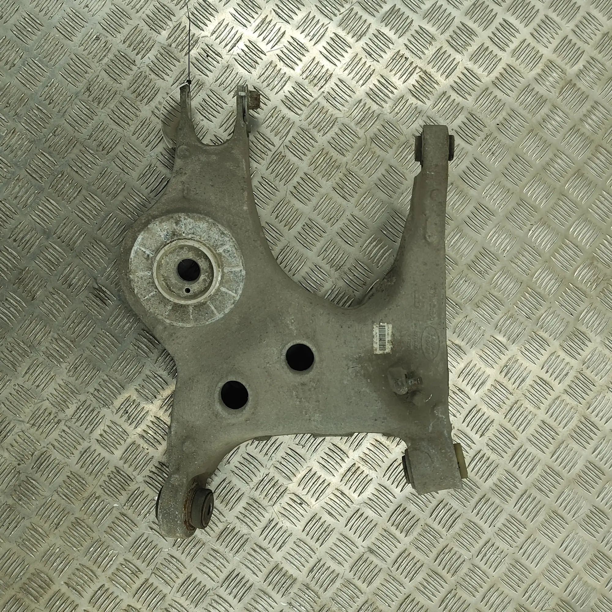 Land Rover Discovery Rear Left Lower Control Arm Rear Left Lower Control Arm — LAND ROVER DISCOV...