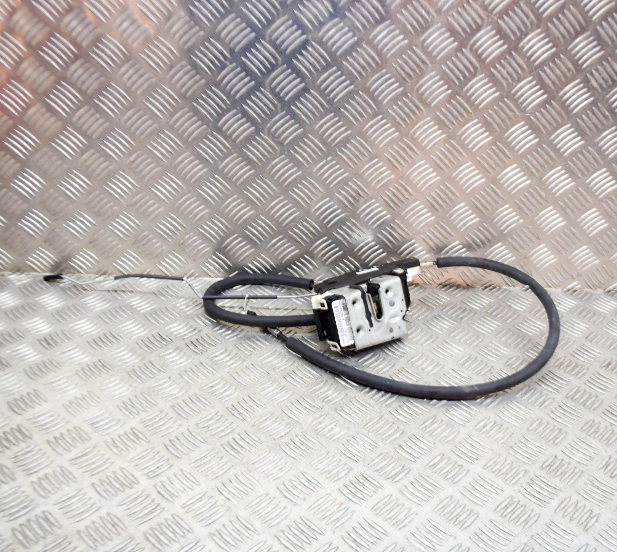 Maserati Quattroporte Door lock — rear left Door lock — rear left — MASERATI QUATTROPORTE (...