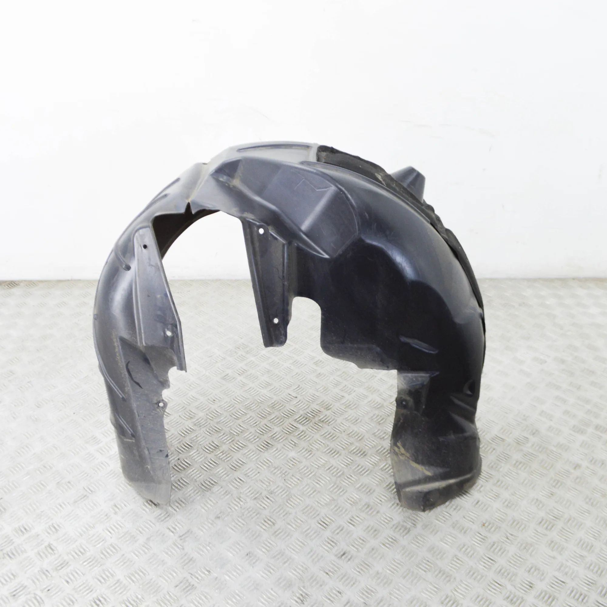 Maserati Levante Rear Left Arch Liner Rear Left Arch Liner — MASERATI LEVANTE (SUV M1...