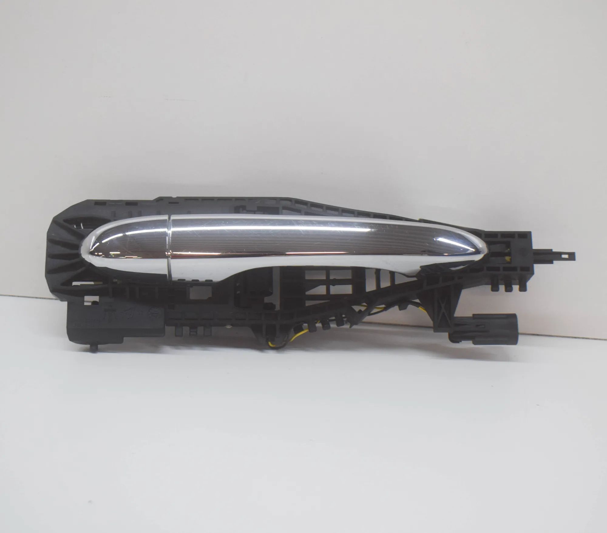 Maserati Quattroporte Exterior door handle — rear right Exterior door handle — rear right — MASERATI QU...