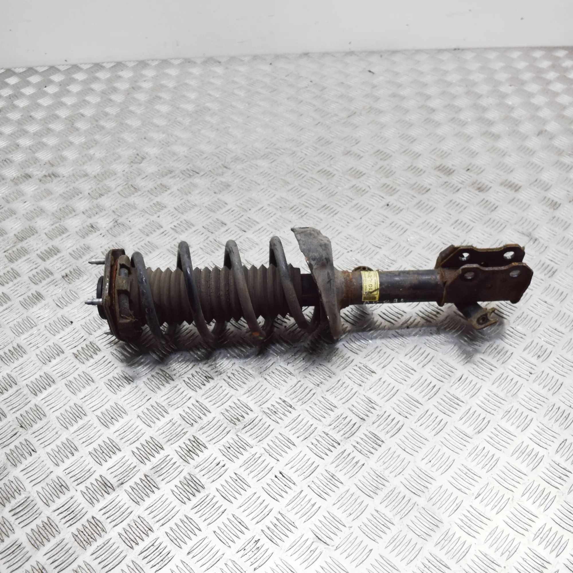 Honda CR-V Shock absorber — front left Shock absorber — front left — HONDA CR-V (IV RM...