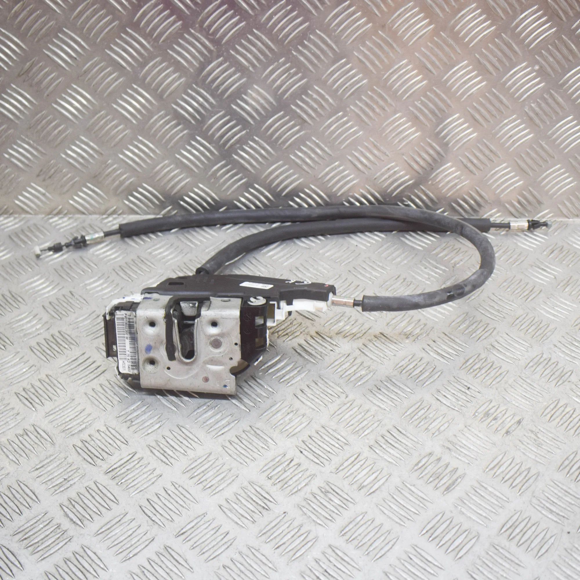 Maserati Quattroporte Door lock — rear left Door lock — rear left — MASERATI QUATTROPORTE (...