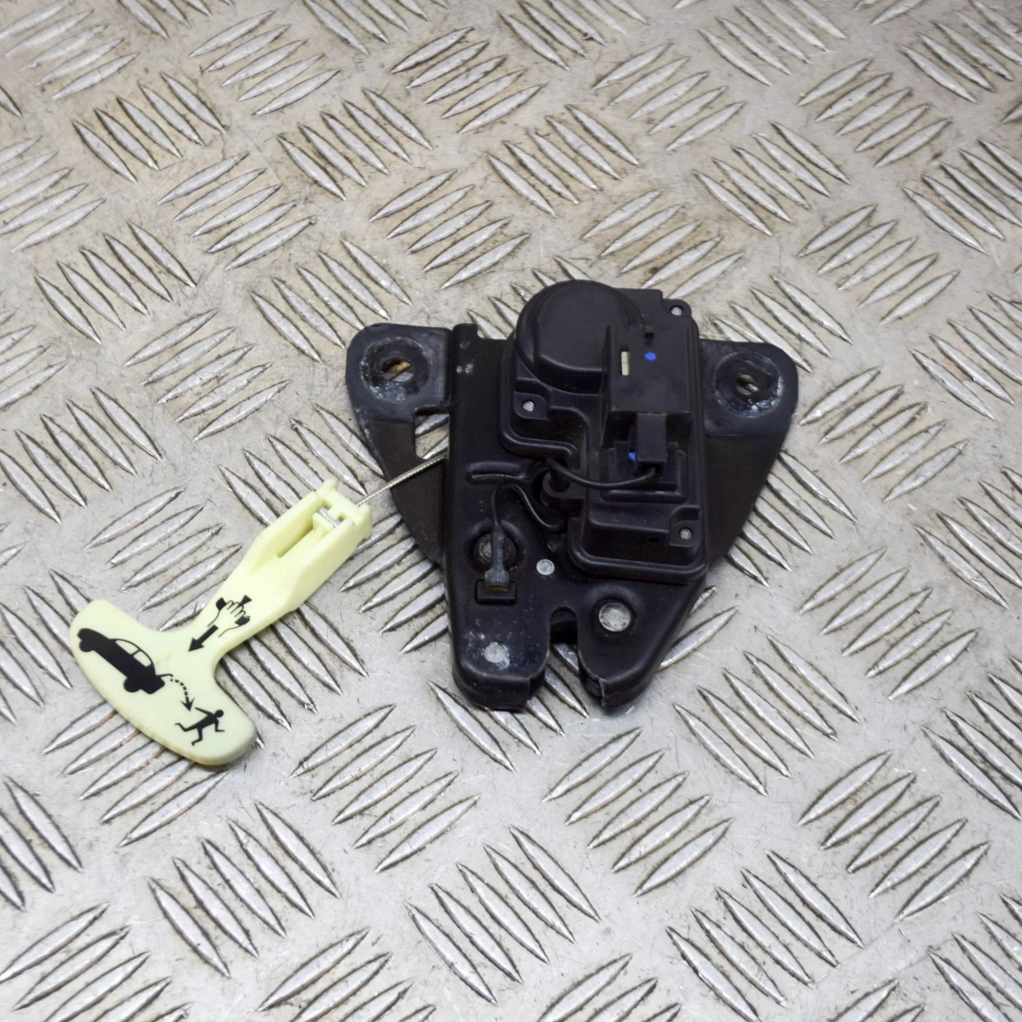 Maserati Quattroporte Tailgate Boot Lock Tailgate Boot Lock — MASERATI QUATTROPORTE (VI)...