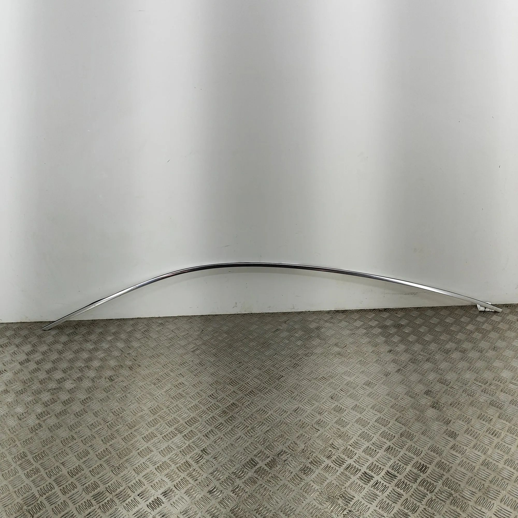 Maserati Quattroporte Left Side Roof Strip Trim Left Side Roof Strip Trim — MASERATI QUATTROPOR...