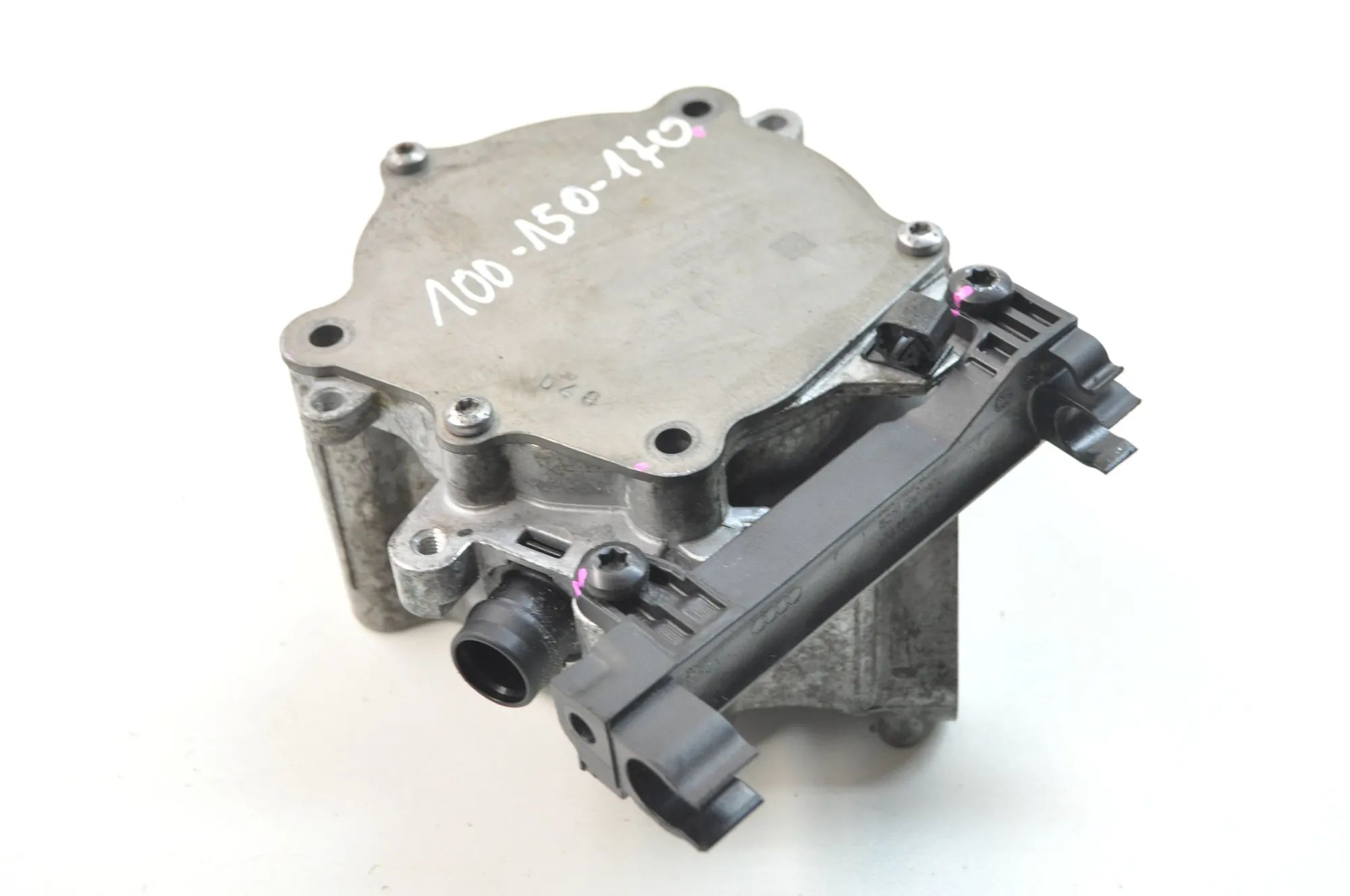 Audi Q5 (FY) Vaakum pump Vacuum Pump — AUDI Q5 (FY) (2016-...) — 06K1451...