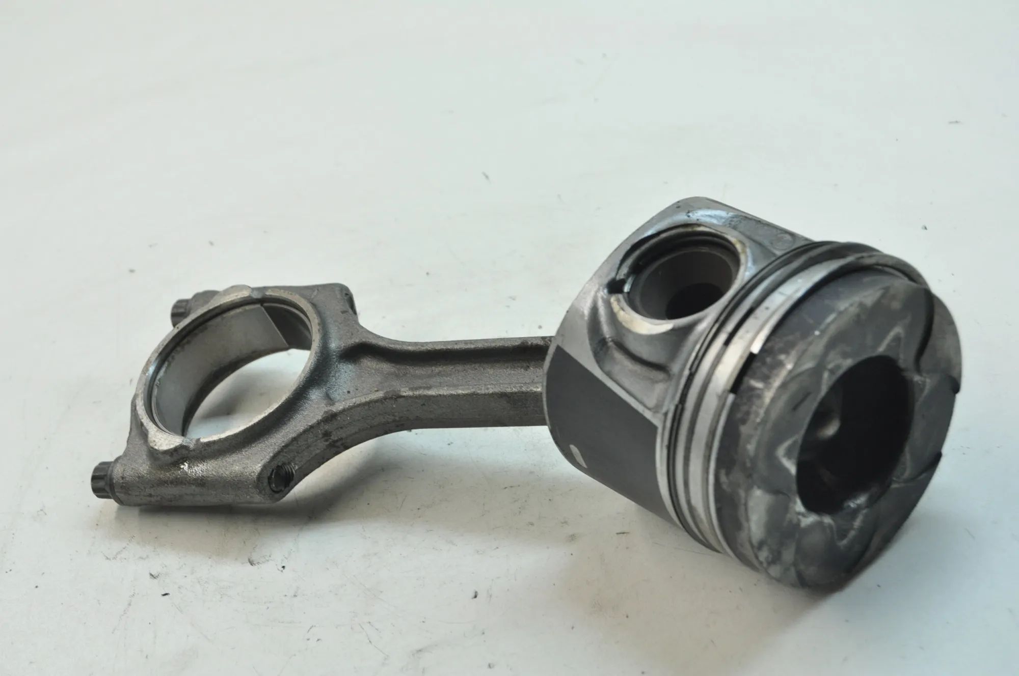 Volvo V70 Piston Piston — VOLVO V70 (III BW) (2007-2016)

Genera...