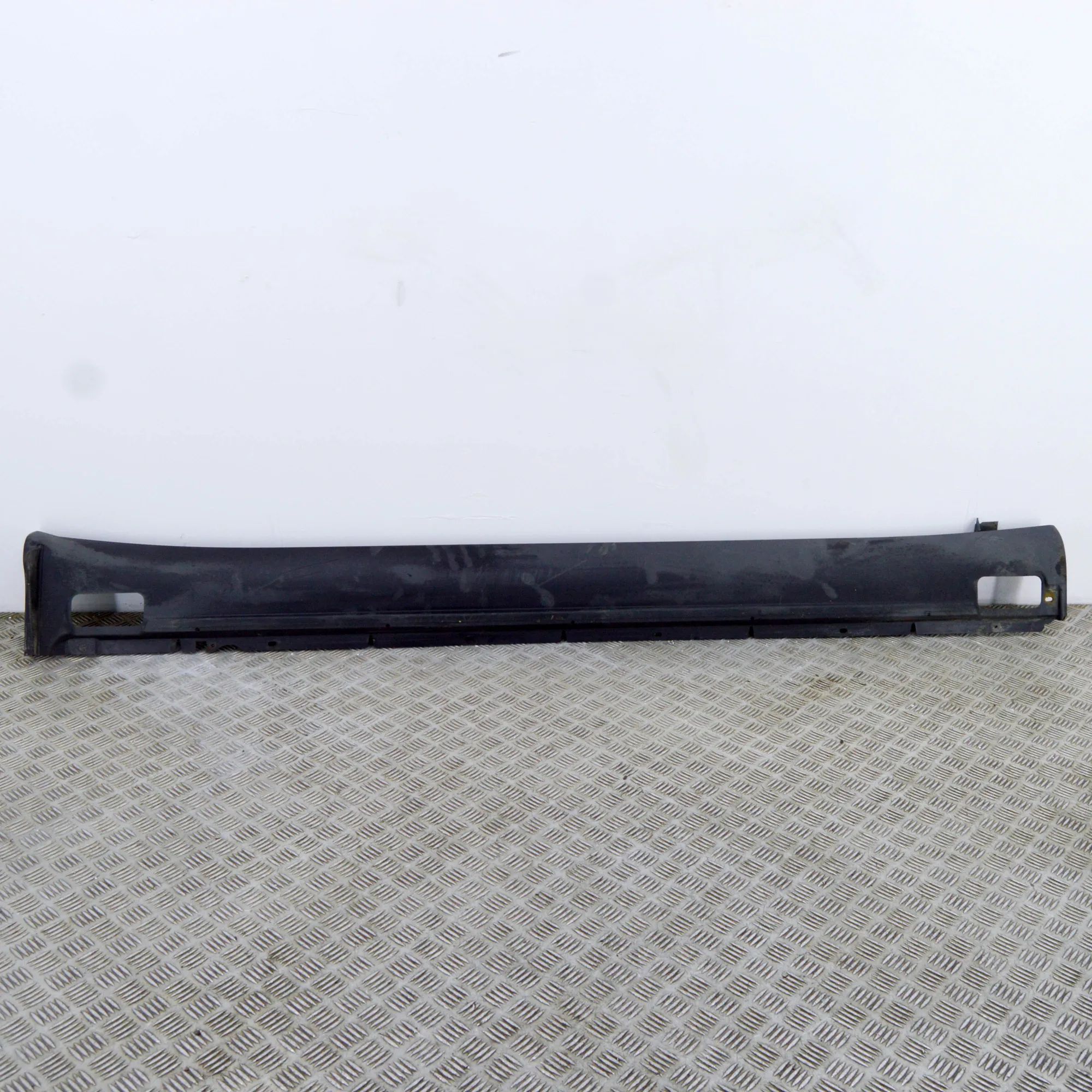 Porsche Cayenne Right Side Plastic Sideskirt Cover Right Side Plastic Sideskirt Cover — PORSCHE CA...