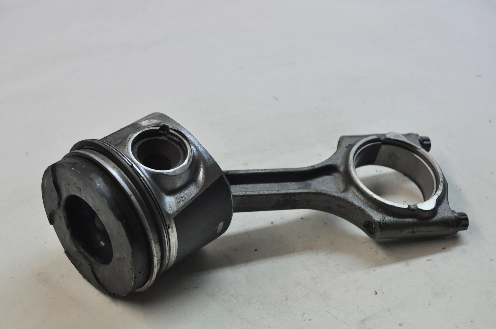 Volvo V70 Piston Piston — VOLVO V70 (III BW) (2007-2016)

Genera...