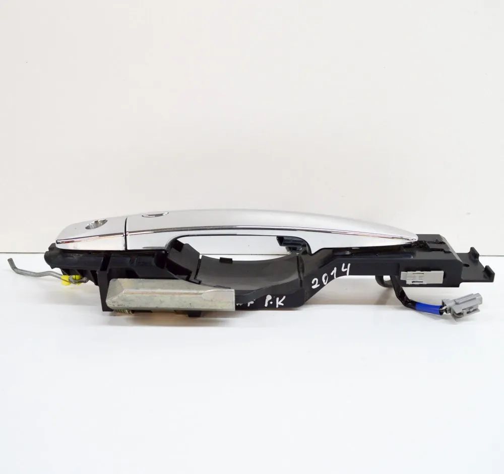 Nissan Leaf Exterior door handle — front left Exterior door handle — front left — NISSAN LEAF...