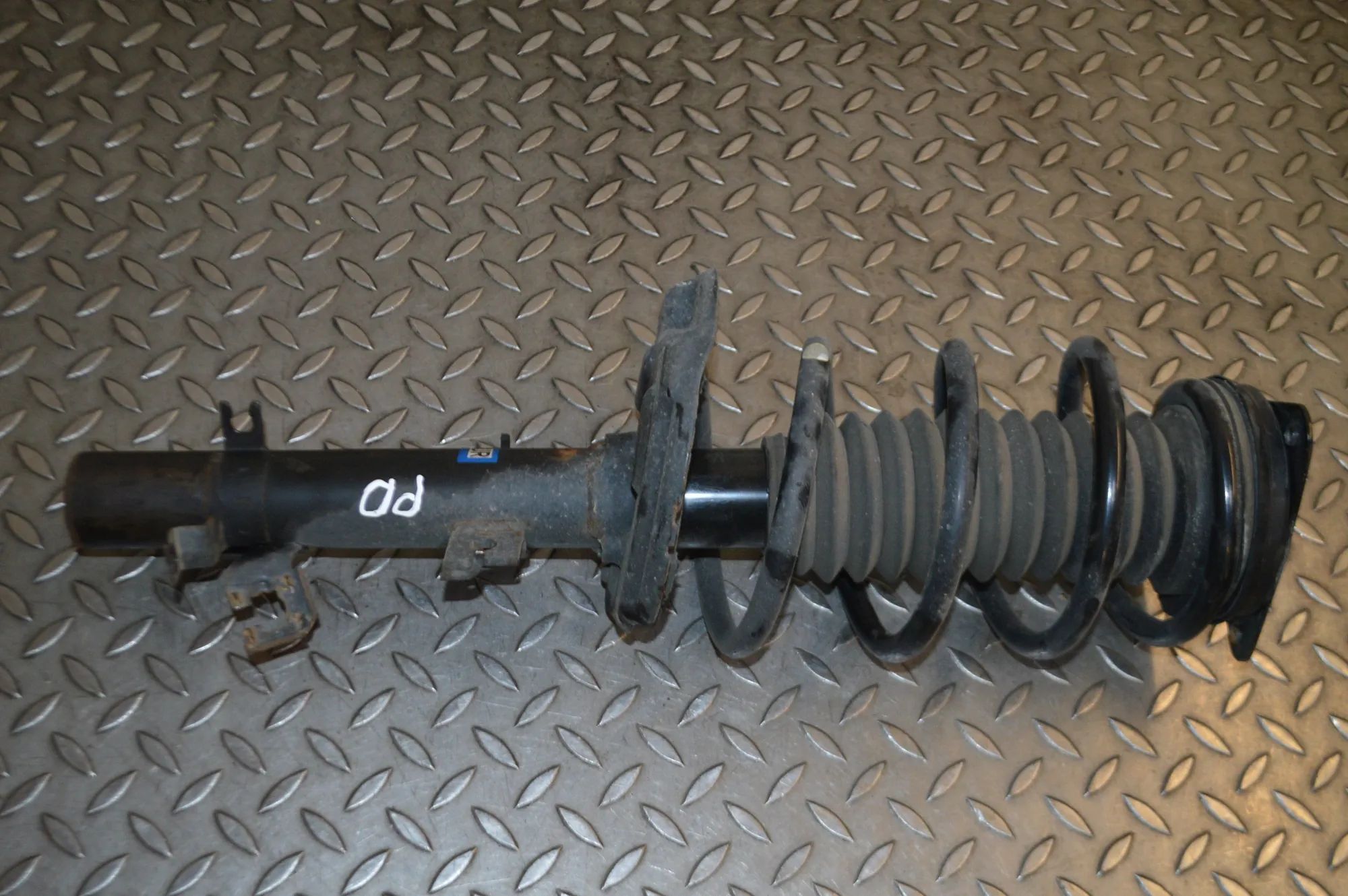Nissan X-Trail / Rogue Shock absorber — front right Shock absorber — front right — NISSAN X-TRAIL (...