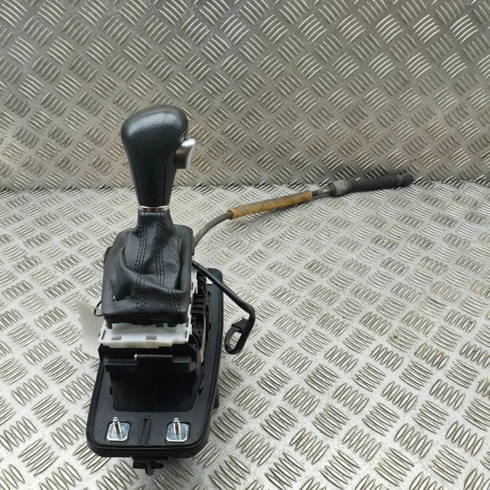 Audi Q5 (8R) Gear Shifting Mechanism Gear Shifting Mechanism — AUDI Q5 (8R) (2008-20...