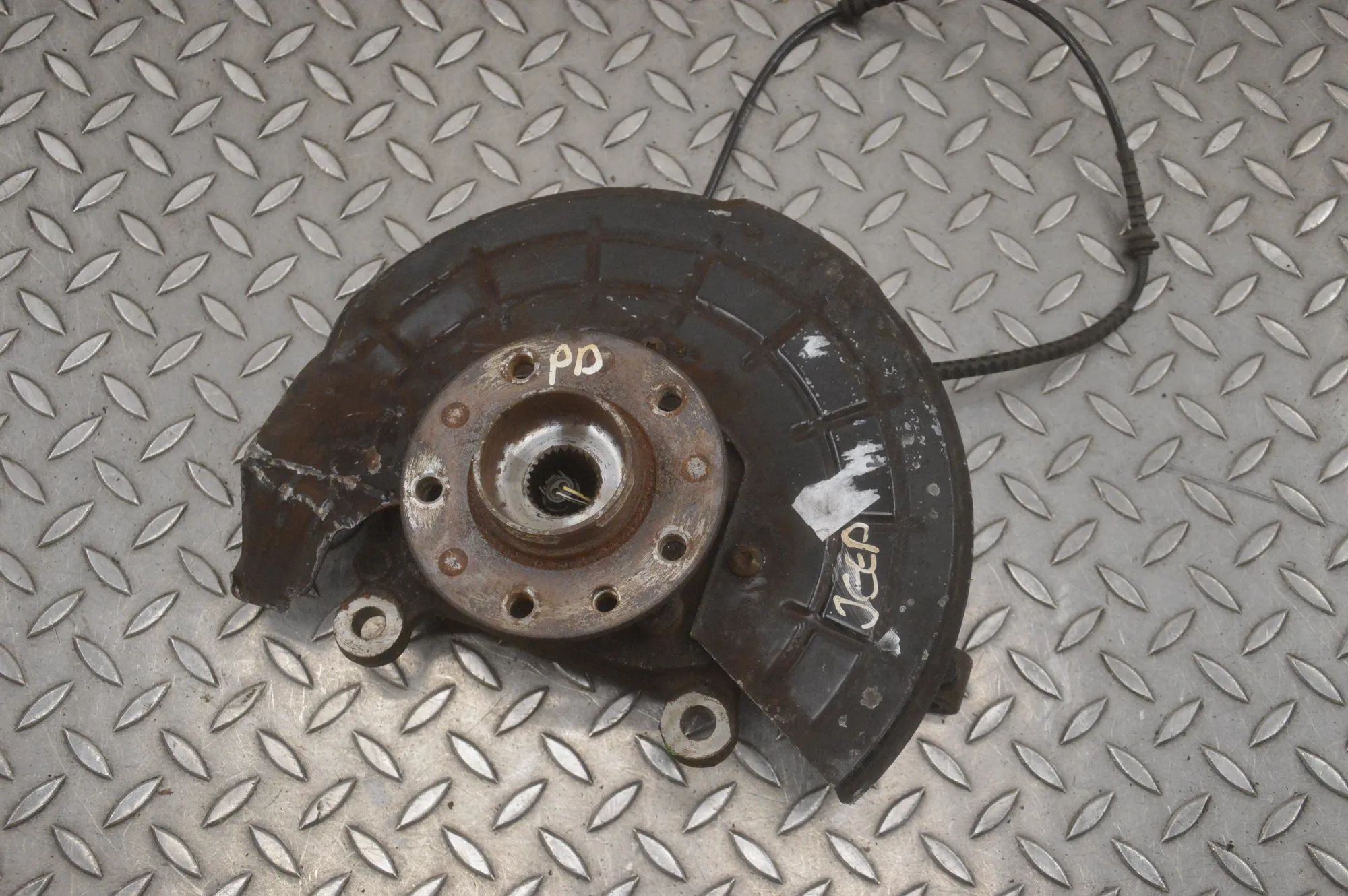 Jeep Renegade Front Right Wheel Hub Front Right Wheel Hub — JEEP RENEGADE (Off-road...