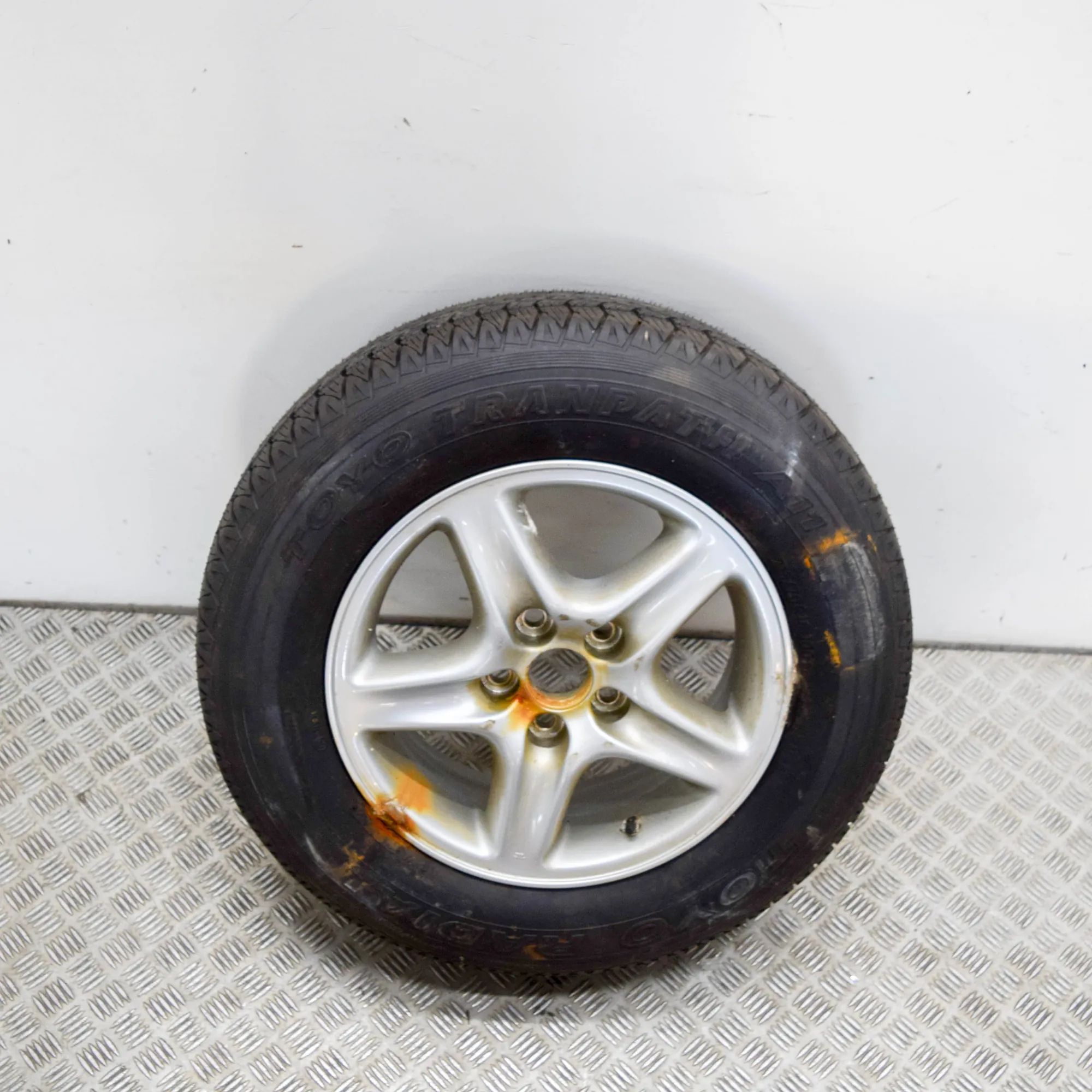 Lexus RX Spare Wheel Space Saver Spare Wheel Space Saver — LEXUS RX (MCU15) (200...