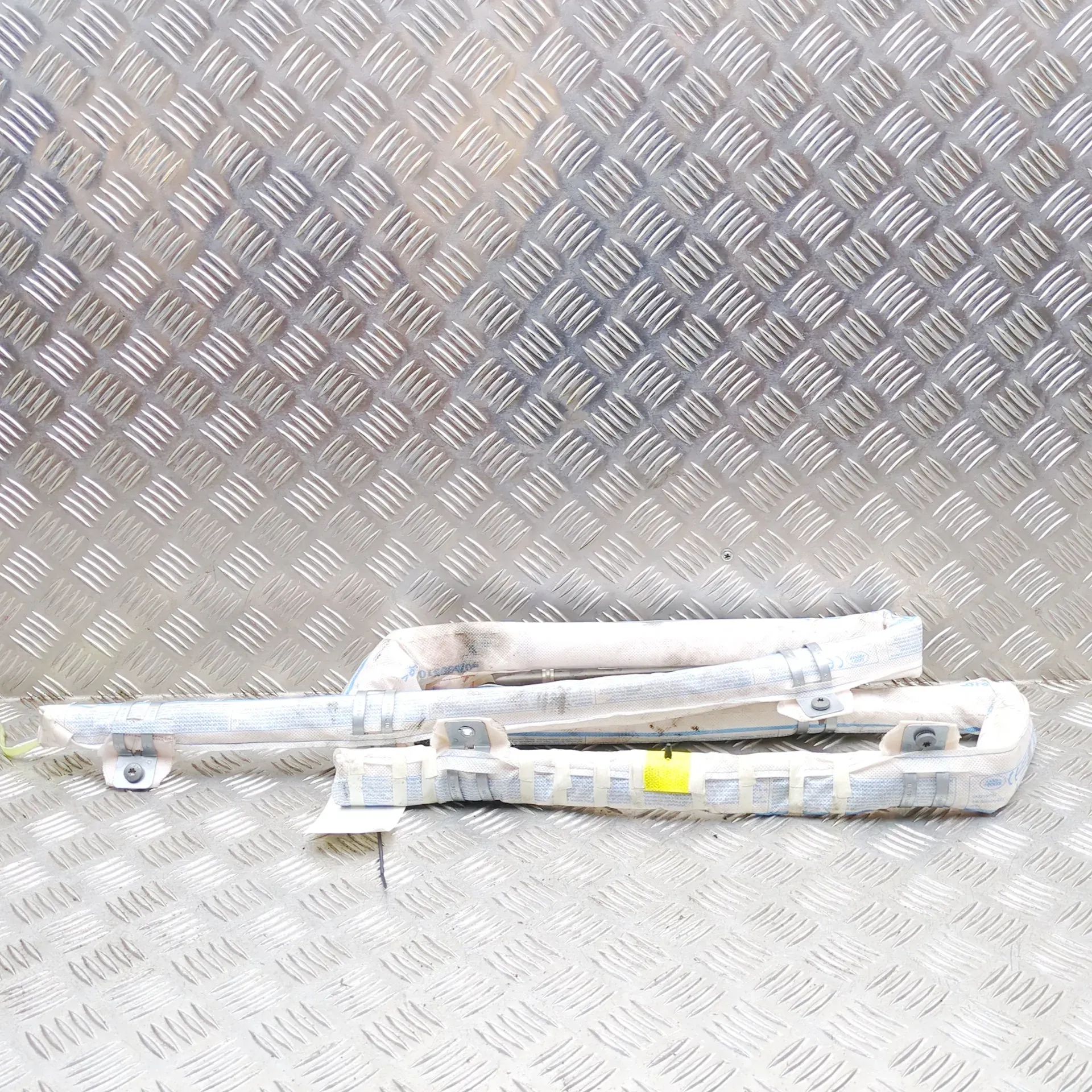 Land Rover Range Rover Sport (L494) Left Side Roof Safety Curtain SRS Left Side Roof Safety Curtain SRS — LAND ROVER ...
