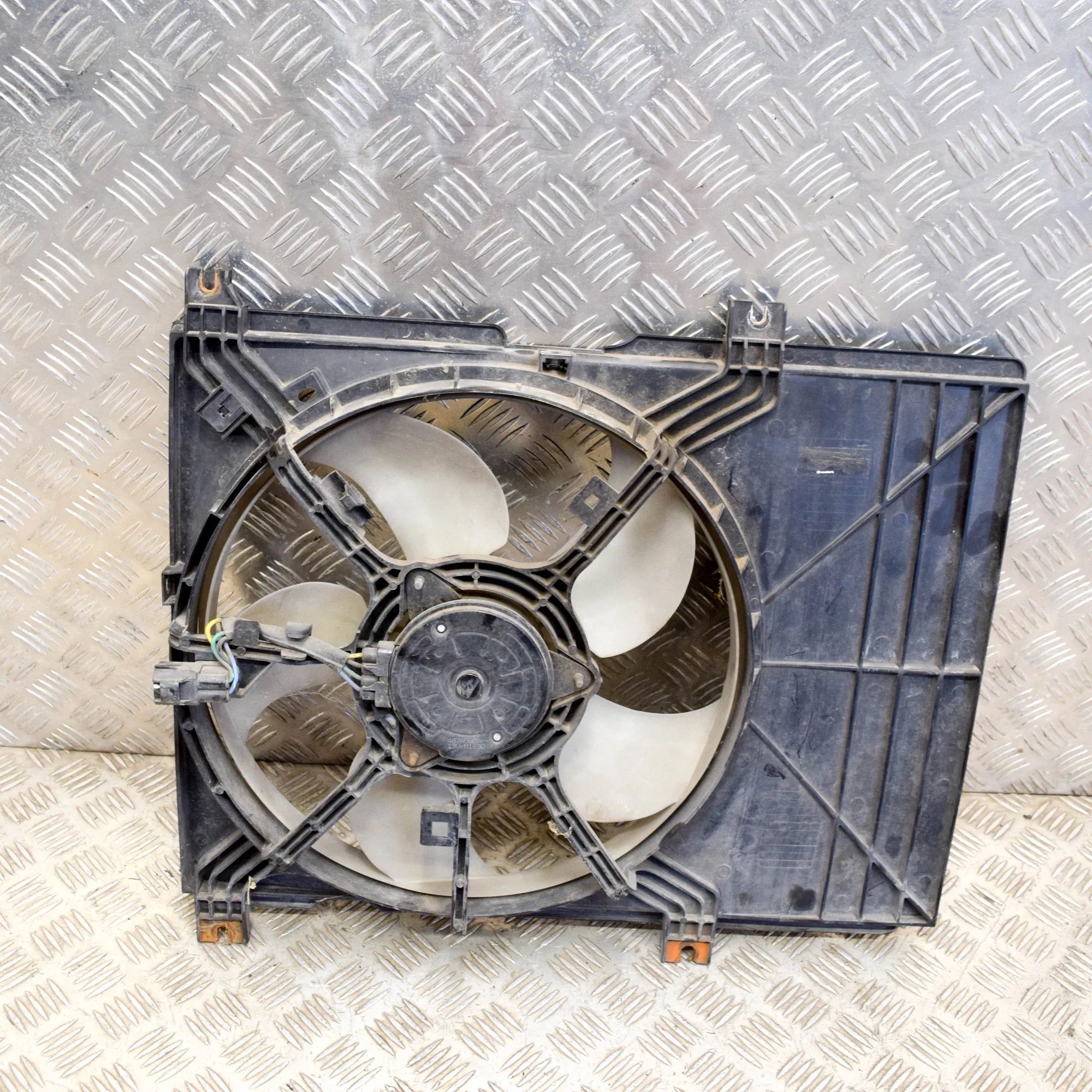 Suzuki Swift Engine Cooling Fan Shroud Engine Cooling Fan Shroud — SUZUKI SWIFT (IV FZ...