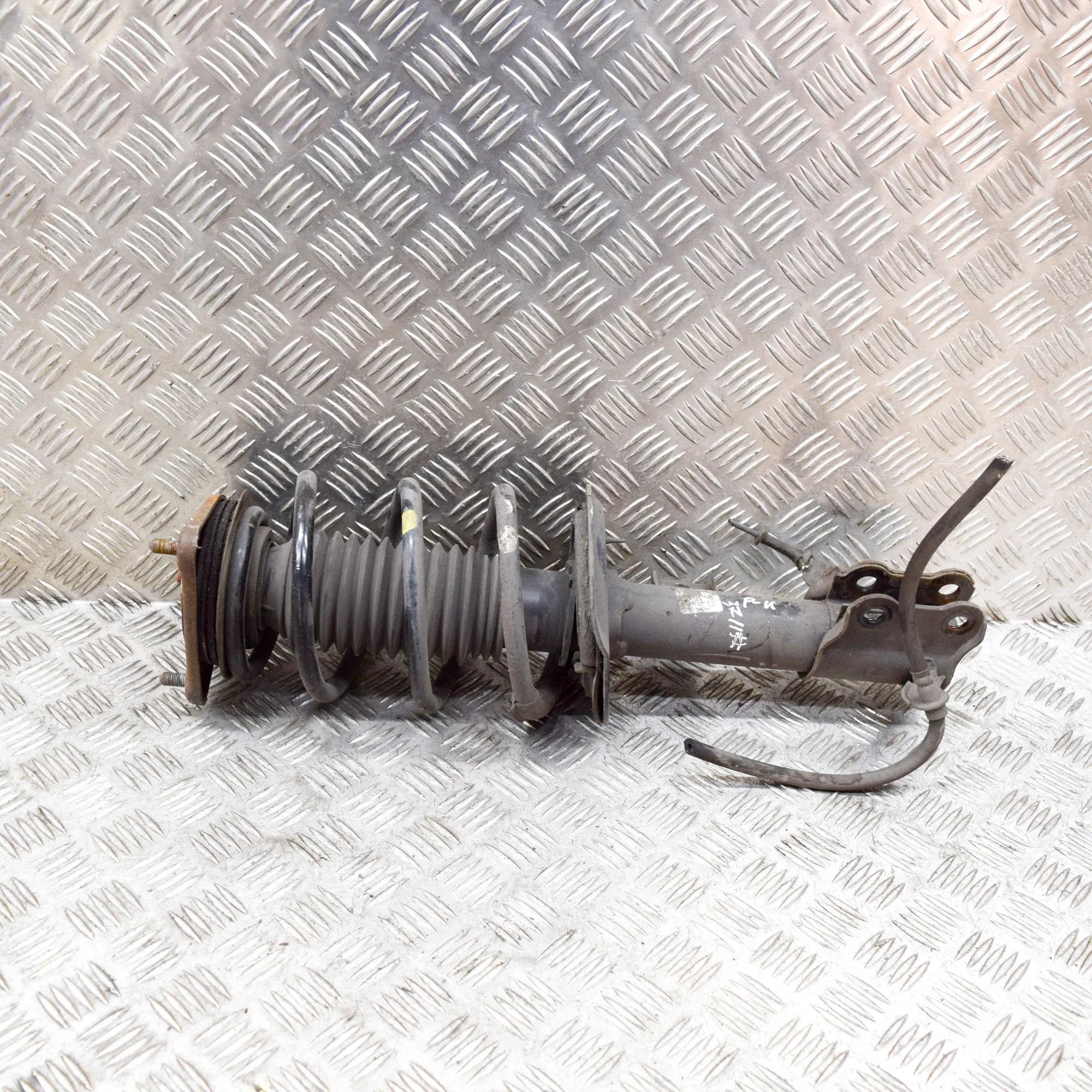 Hyundai i30 Shock absorber — front left Shock absorber — front left — HYUNDAI I30 (GD) ...