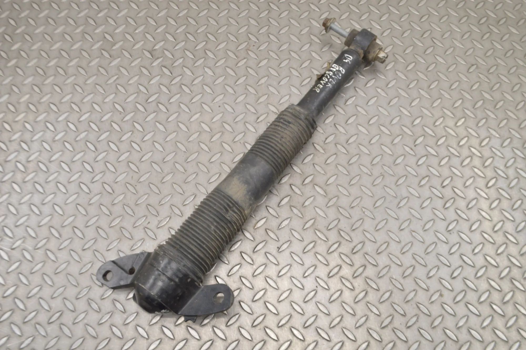 Land Rover Discovery Sport Shock absorber — rear right Shock absorber — rear right — LAND ROVER DISCOV...