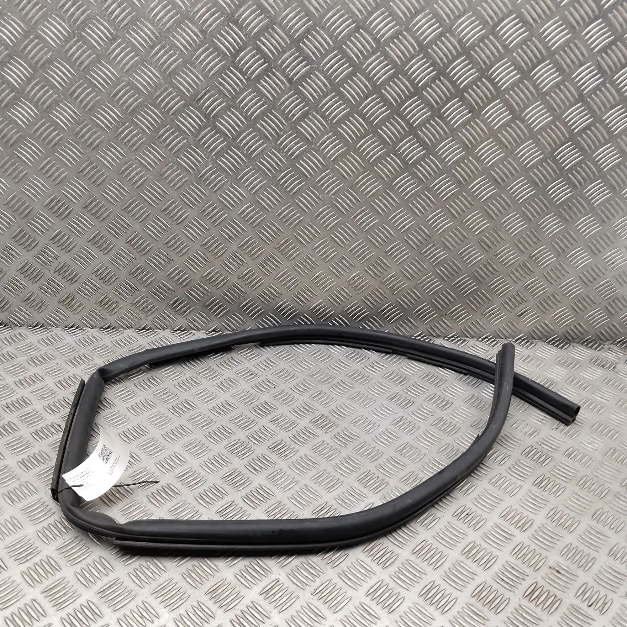 Land Rover Range Rover Sport (L494) Engine rubber seal Engine rubber seal — LAND ROVER RANGE ROVER SPO...