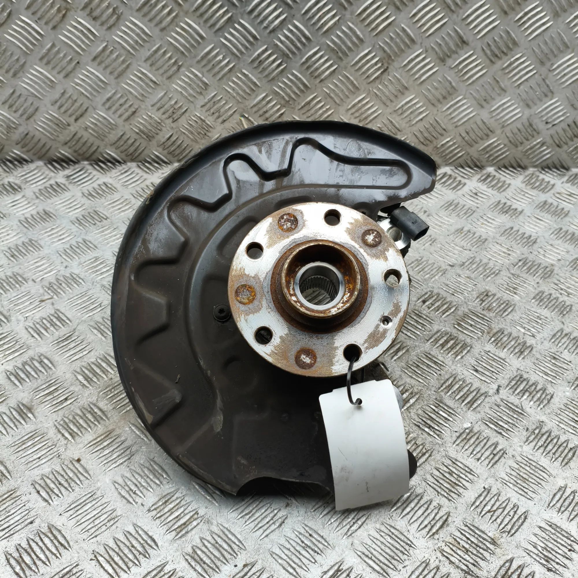 Audi Q3 (F3) Front Right Wheel Hub Front Right Wheel Hub — AUDI Q3 (F3) (2018-...)...