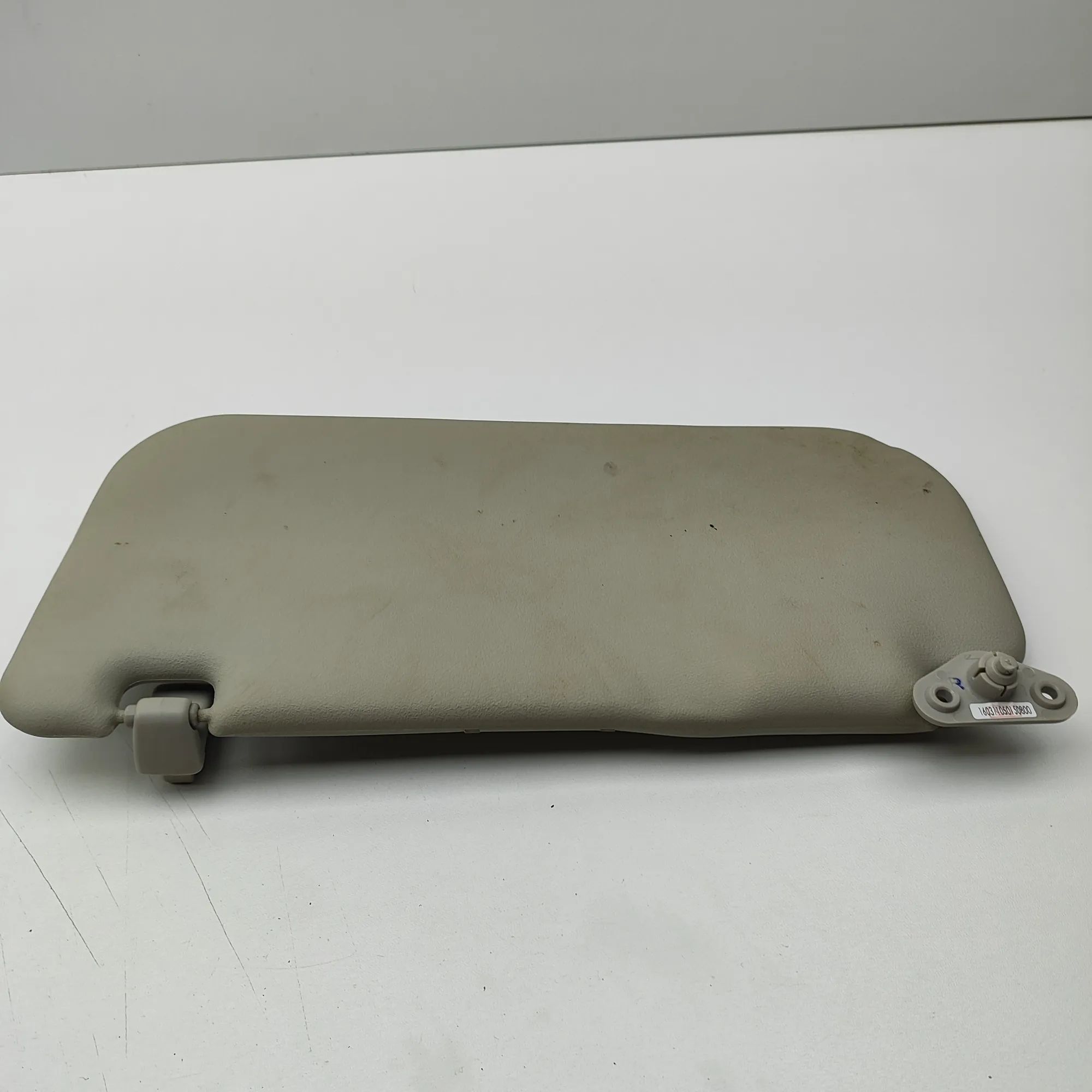 Mitsubishi L200 Sun visor — right Sun visor — right — MITSUBISHI L (200 / TRITON ...