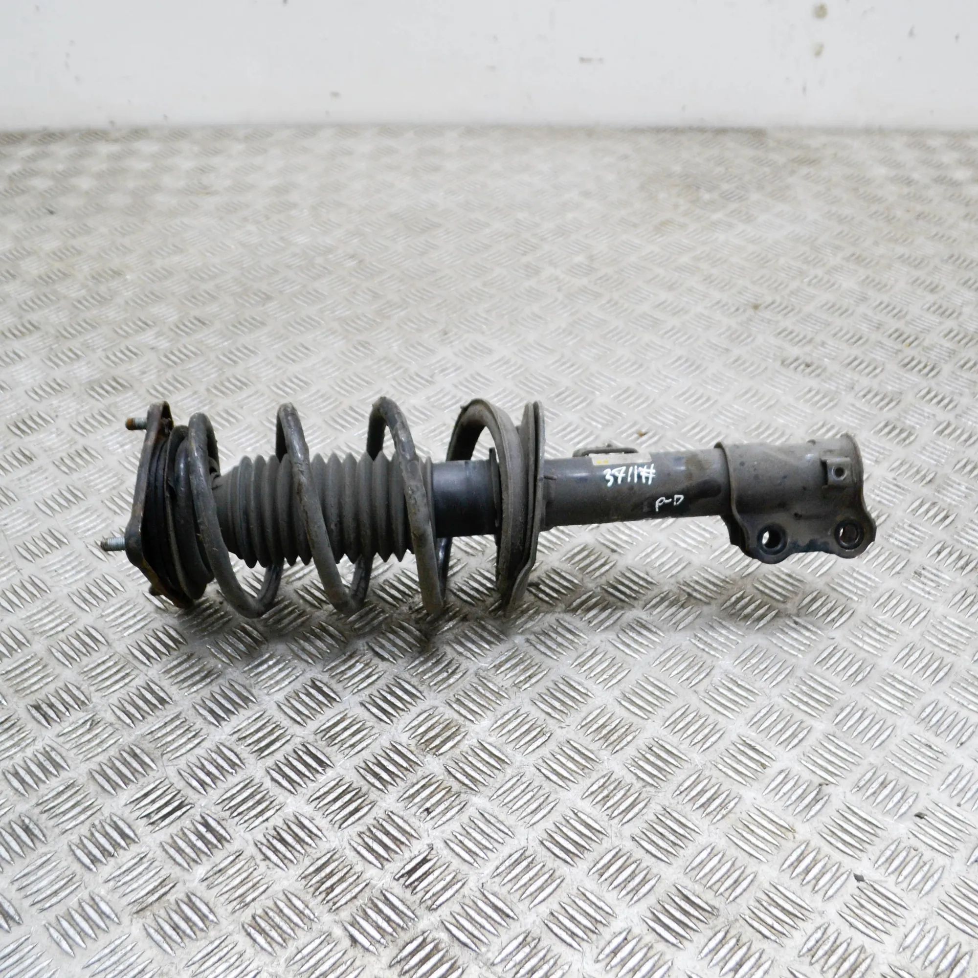 Hyundai i30 Shock absorber — front right Shock absorber — front right — HYUNDAI I30 (GD)...