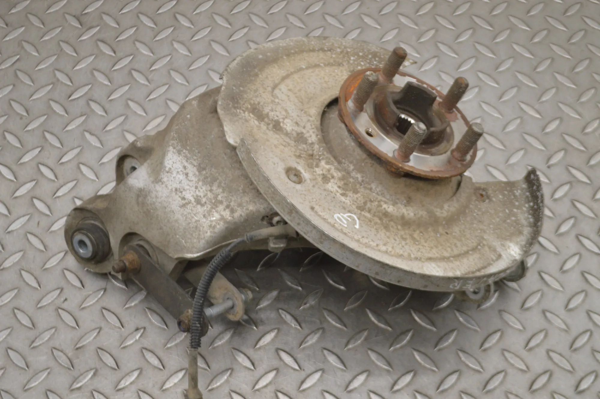 Land Rover Discovery Sport Rear Right Wheel Hub Rear Right Wheel Hub — LAND ROVER DISCOVERY SPO...