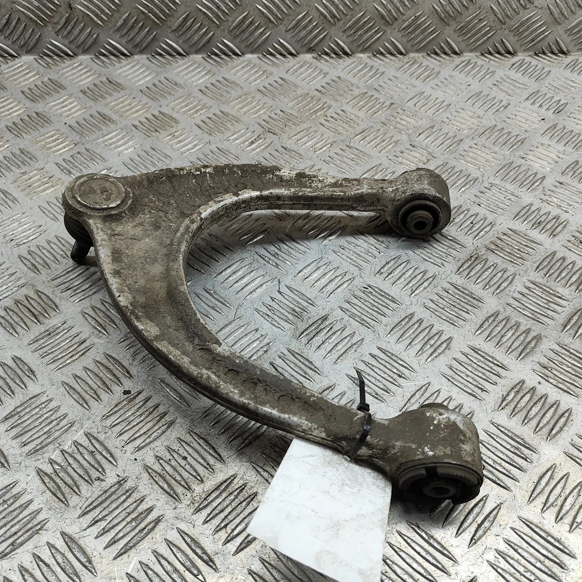Lexus GS Front Right Upper Control Arm Front Right Upper Control Arm — LEXUS GS (_L1_)...