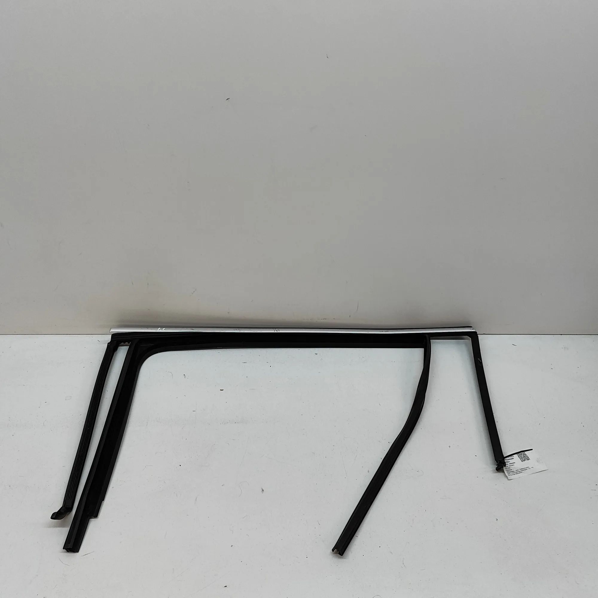Seat Tarraco Upper door trim strip — rear left Upper door trim strip — rear left — SEAT TARRAC...