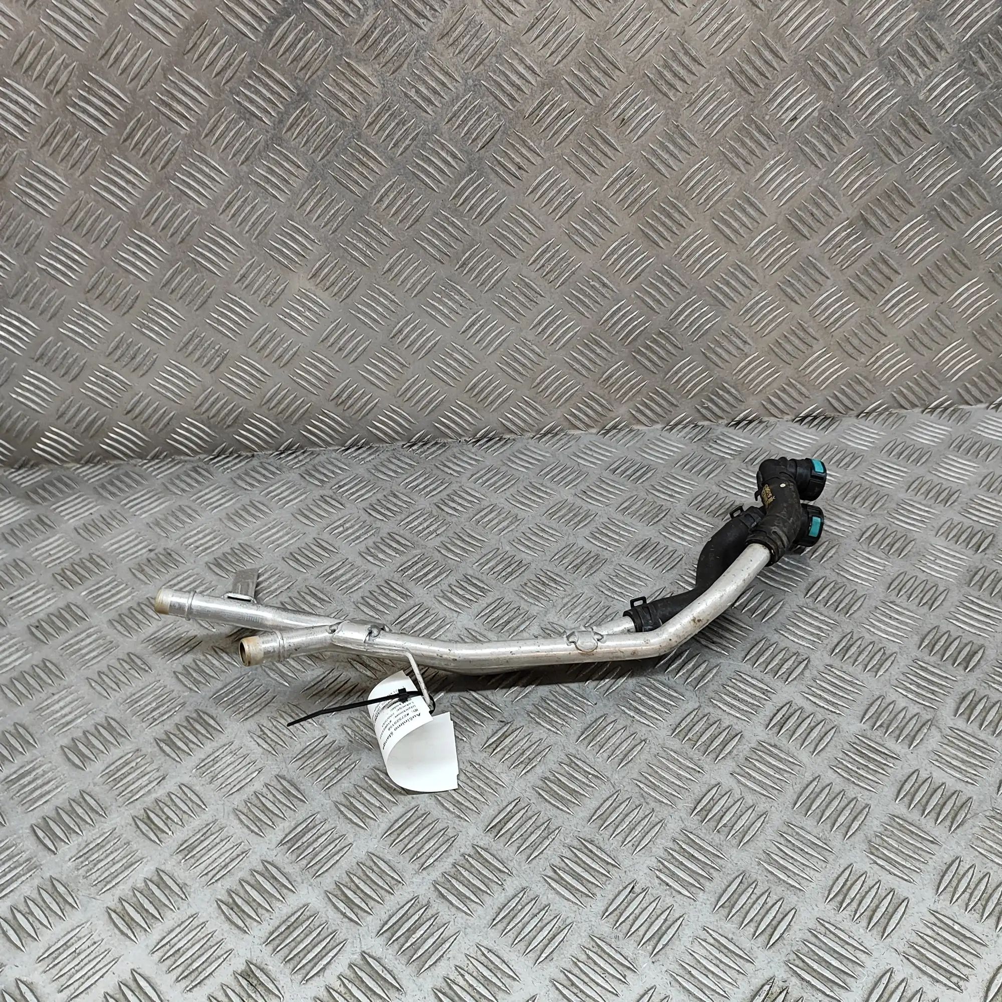 Land Rover Range Rover Velar Coolant hose Coolant hose — LAND ROVER RANGE ROVER VELAR (L5...