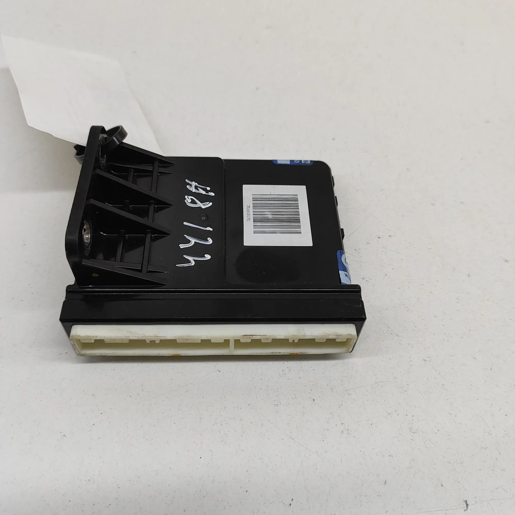 Kia Soul Power Distribution Unit Power distribution unit — KIA SOUL (III SK3) (2...