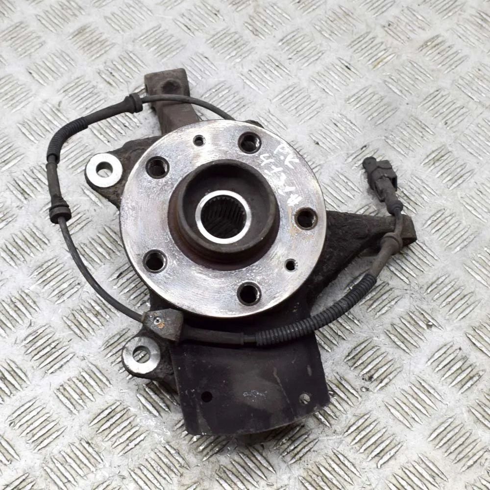 Opel Vivaro (B) Front Left Wheel Hub Front Left Wheel Hub — OPEL VIVARO (Van) (2014-...