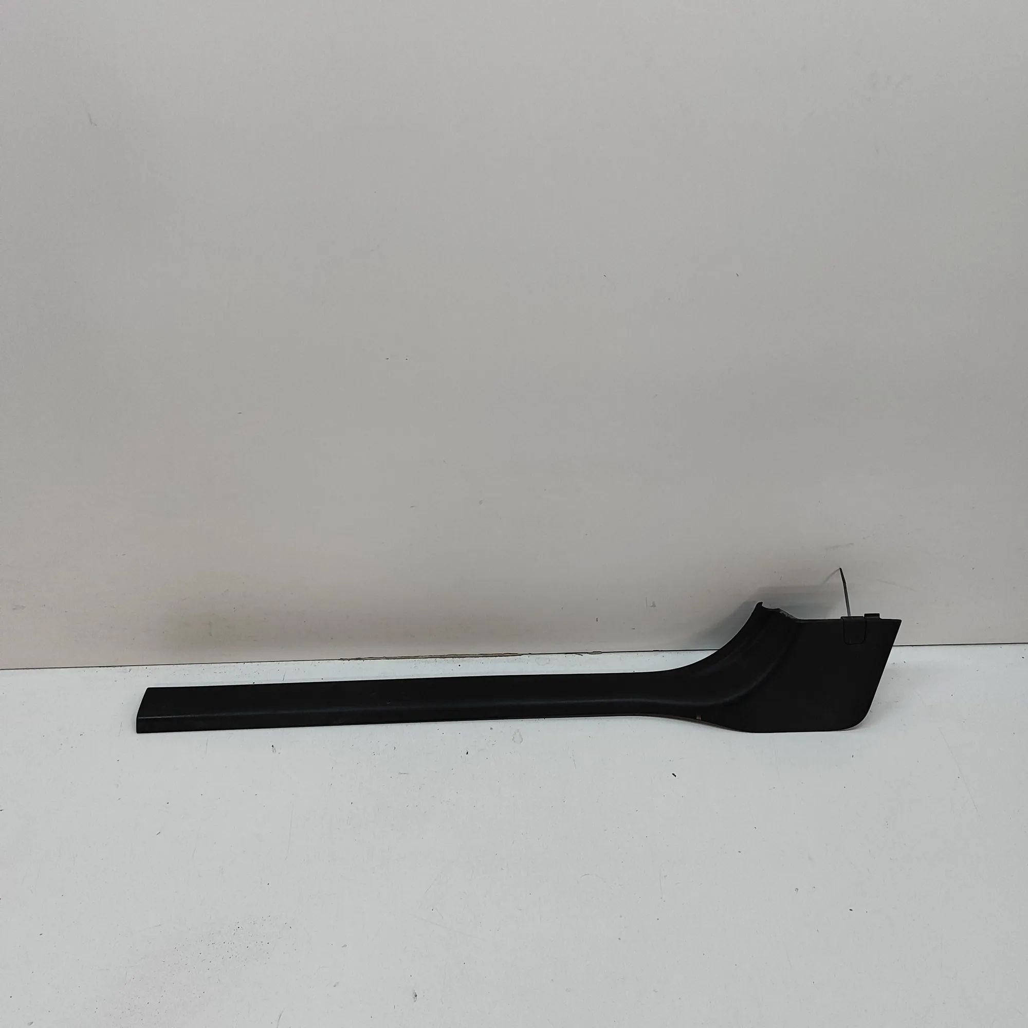 Jaguar XK Sill trim — front right Sill trim — front right — JAGUAR XK (Coupe X150...