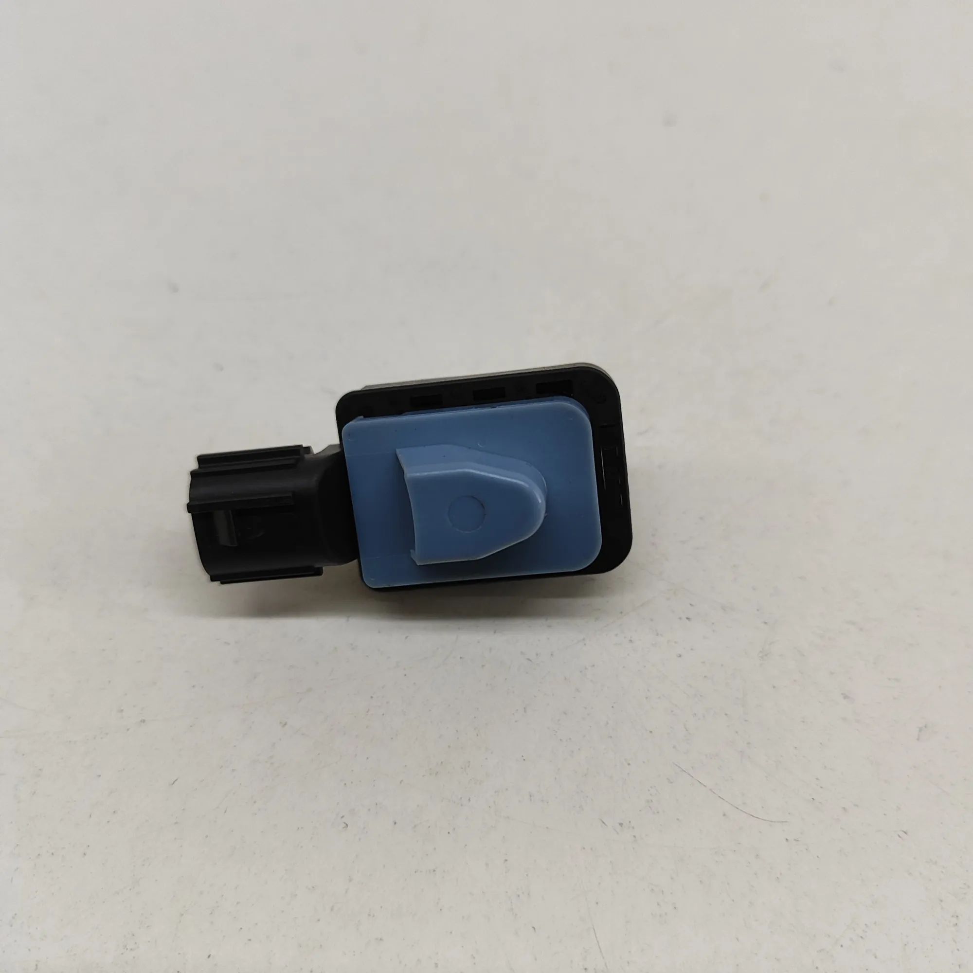 Toyota Sienna Impact sensor — right Impact sensor — right — TOYOTA SIENNA (_L4_) (2...