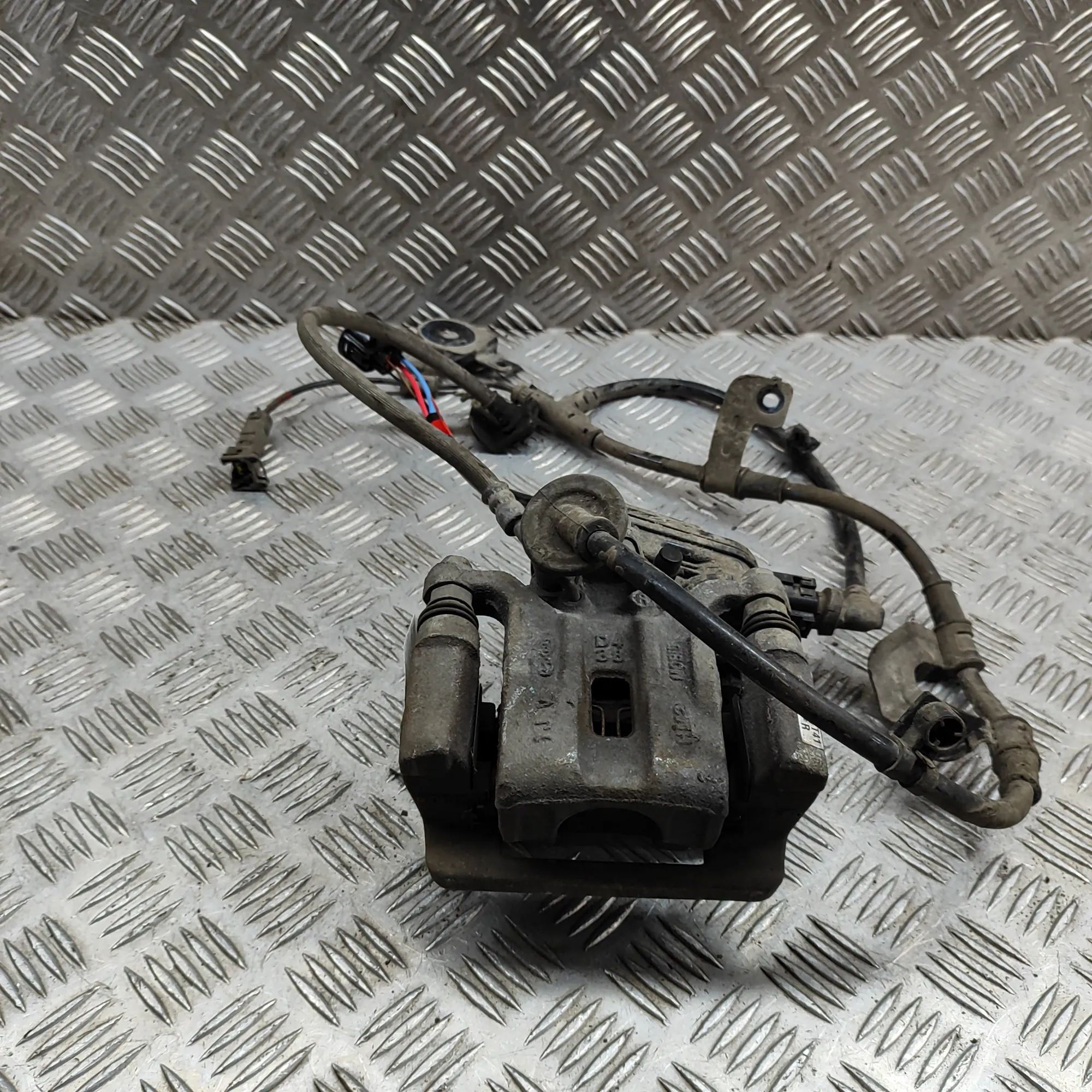 Kia Soul Brake caliper — rear right Brake caliper — rear right — KIA SOUL (III SK3)...