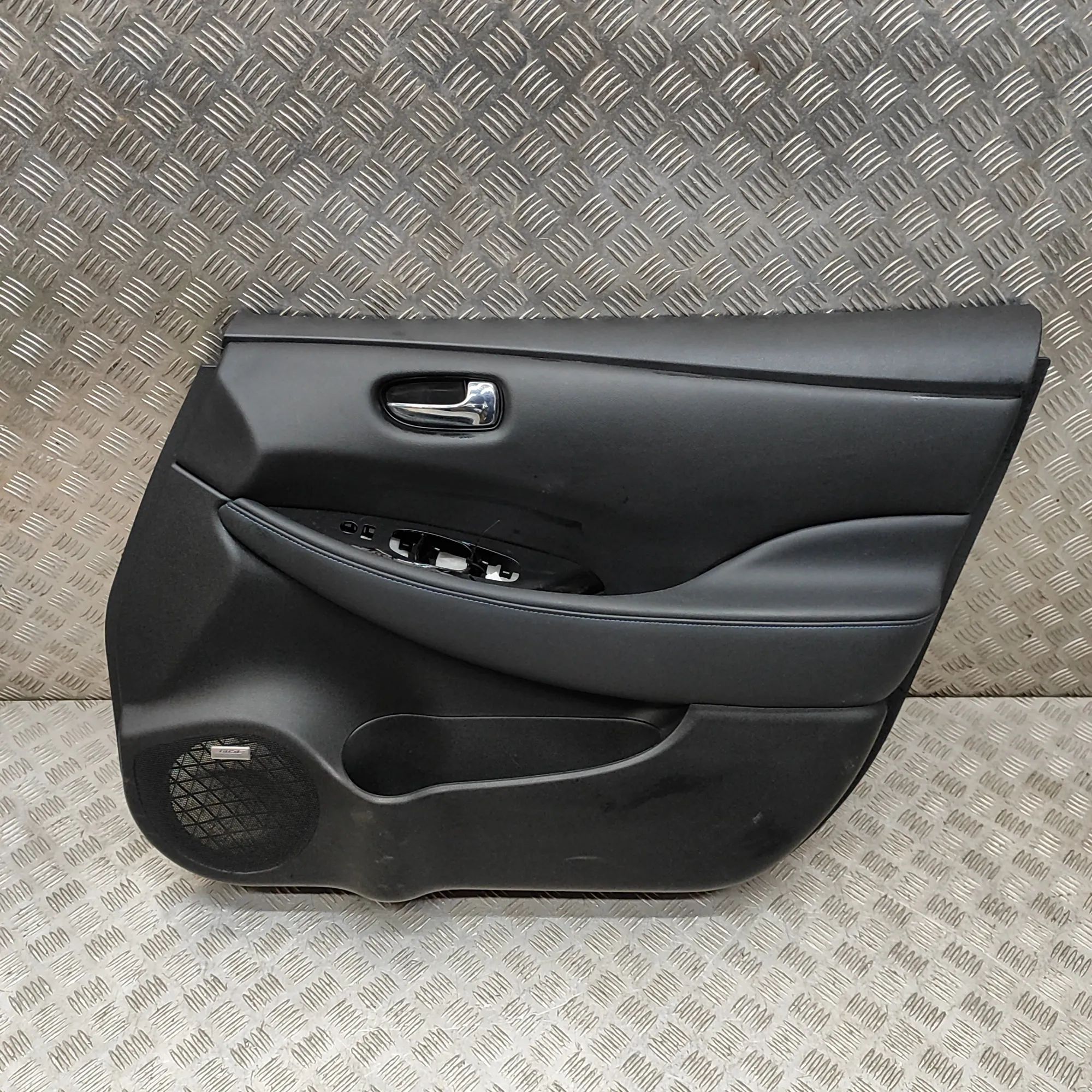 Nissan Leaf Front Right Door Panel Front Right Door Panel — NISSAN LEAF (ZE1) (201...