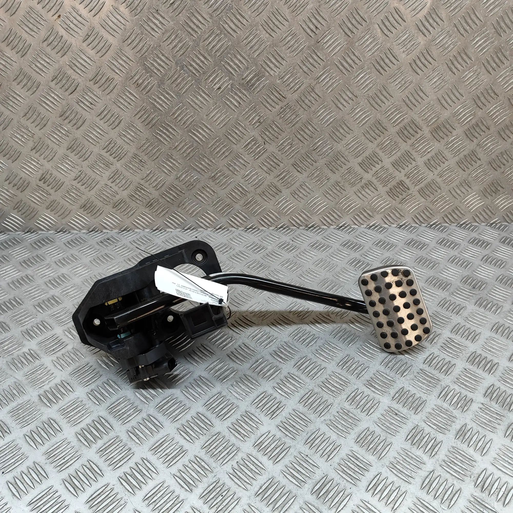 Mercedes-Benz GLS (X167) Педаль тормоза Brake Pedal — MERCEDES BENZ GLS (X167) (2019-.....