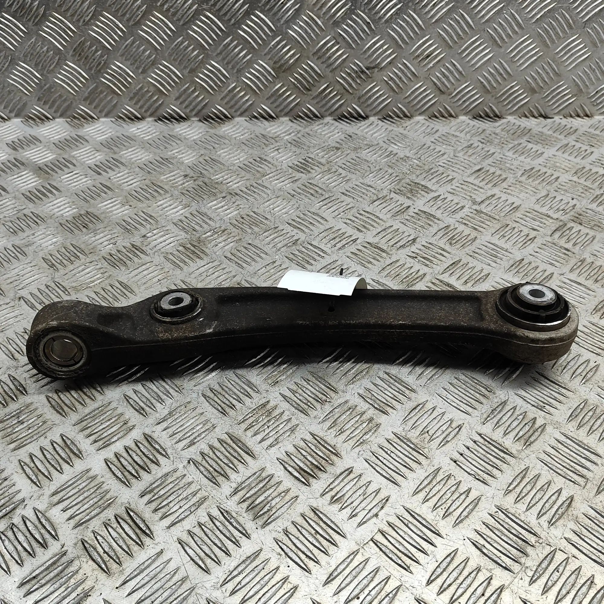 Audi Q5 (8R) Front Left Straight Control Arm Front Left Straight Control Arm — AUDI Q5 (FY) ...