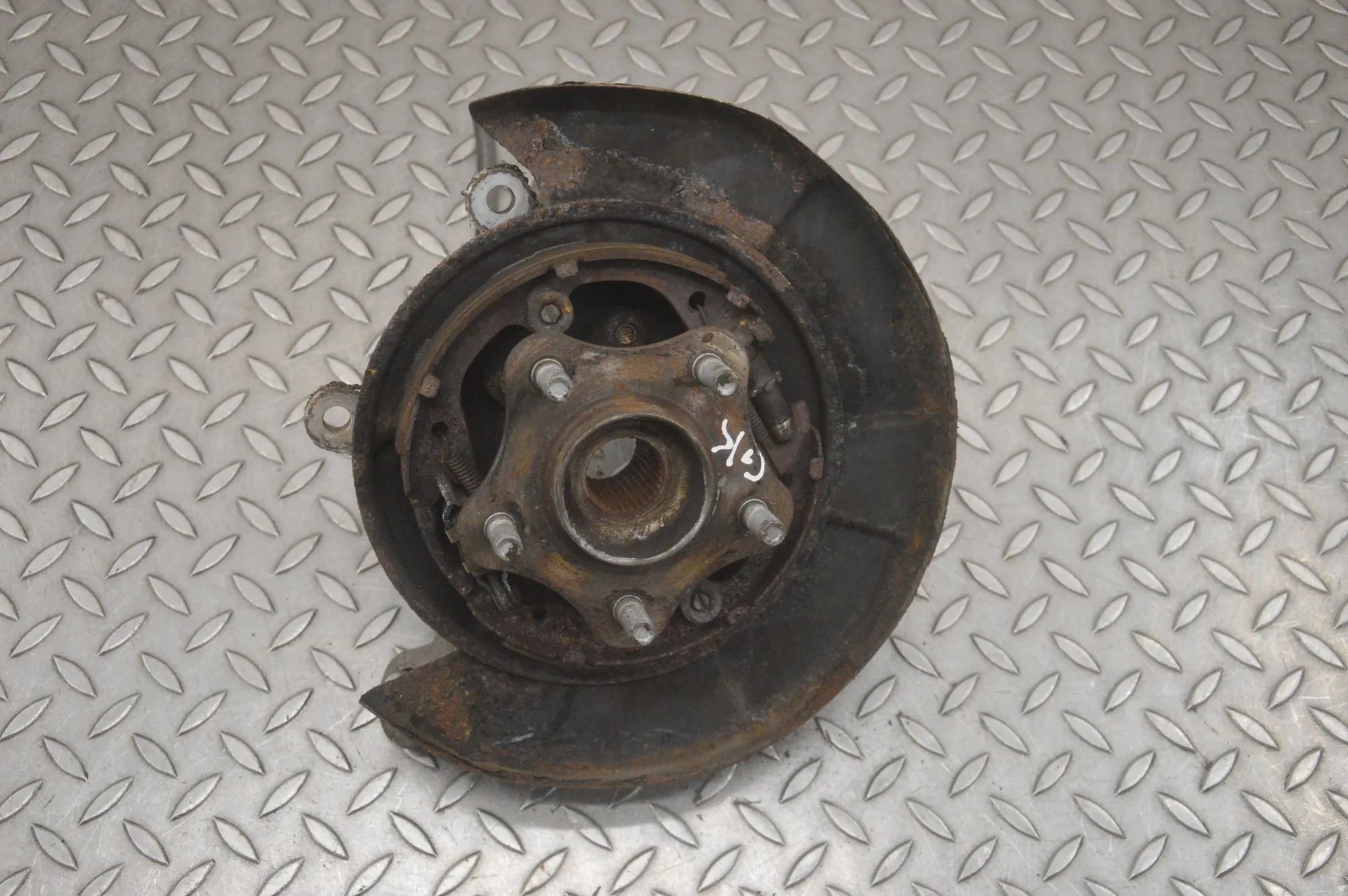 Infiniti Q50 Rear Left Wheel Hub Spindle Rear Left Wheel Hub Spindle — INFINITI Q50 (201...