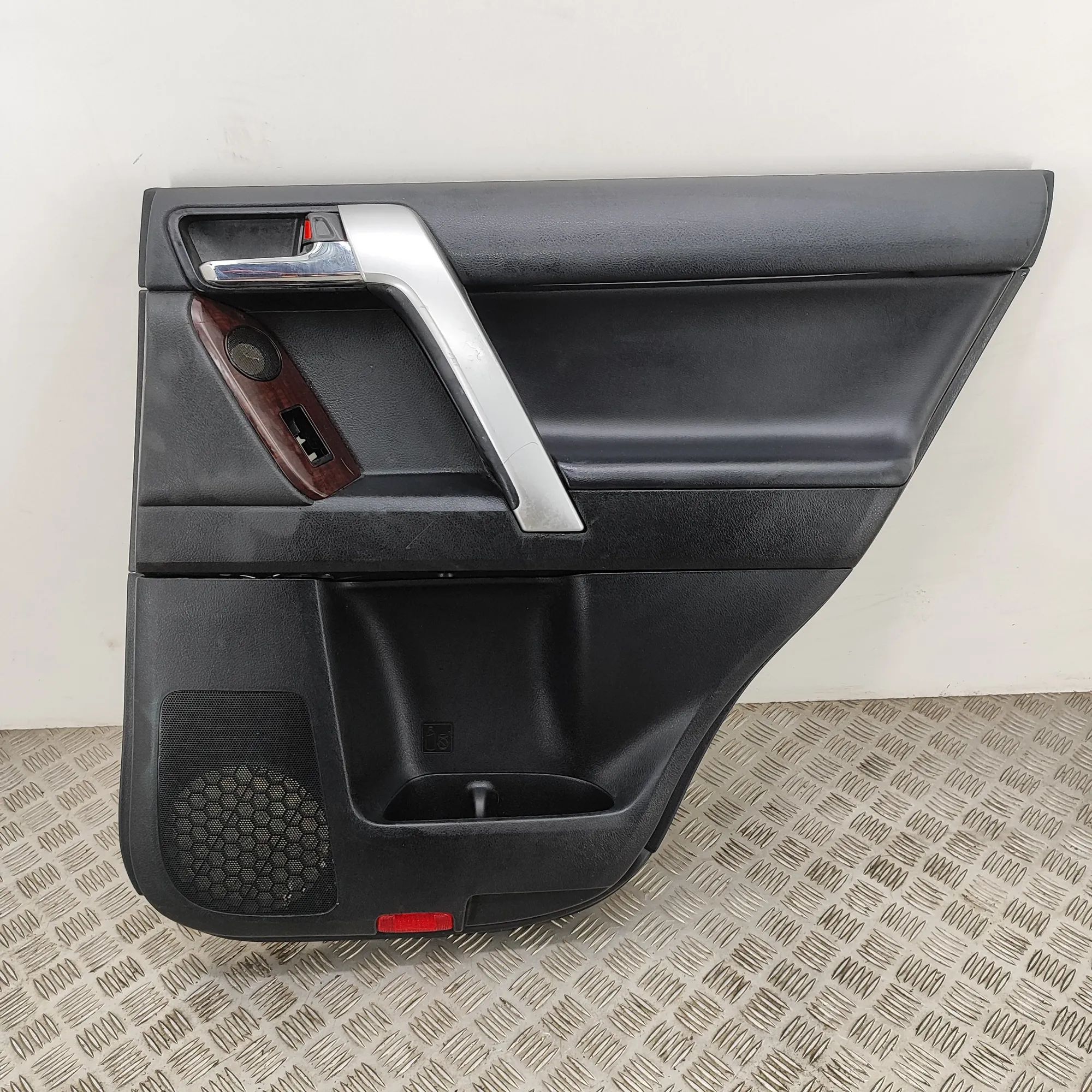 Toyota Land Cruiser 150 Rear Right Door Panel Rear Right Door Panel — TOYOTA LAND CRUISER (_J...