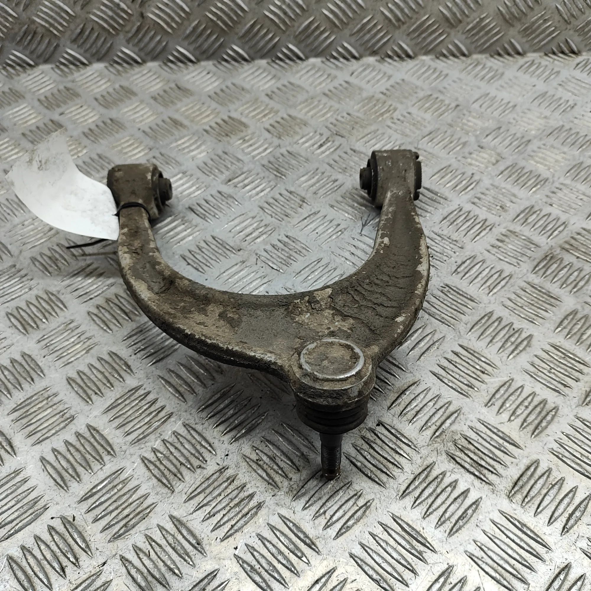 Lexus GS Front Left Upper Control Arm Front Left Upper Control Arm — LEXUS GS (_L1_) ...