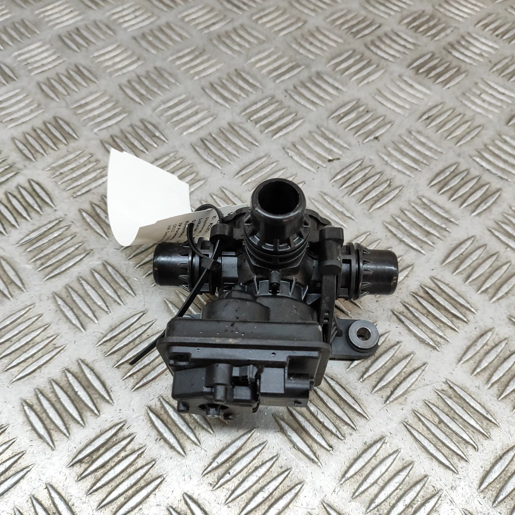 BMW i4 (G26) Coolant valve Coolant valve — BMW I4 (G26) (2022-...) — 94621...