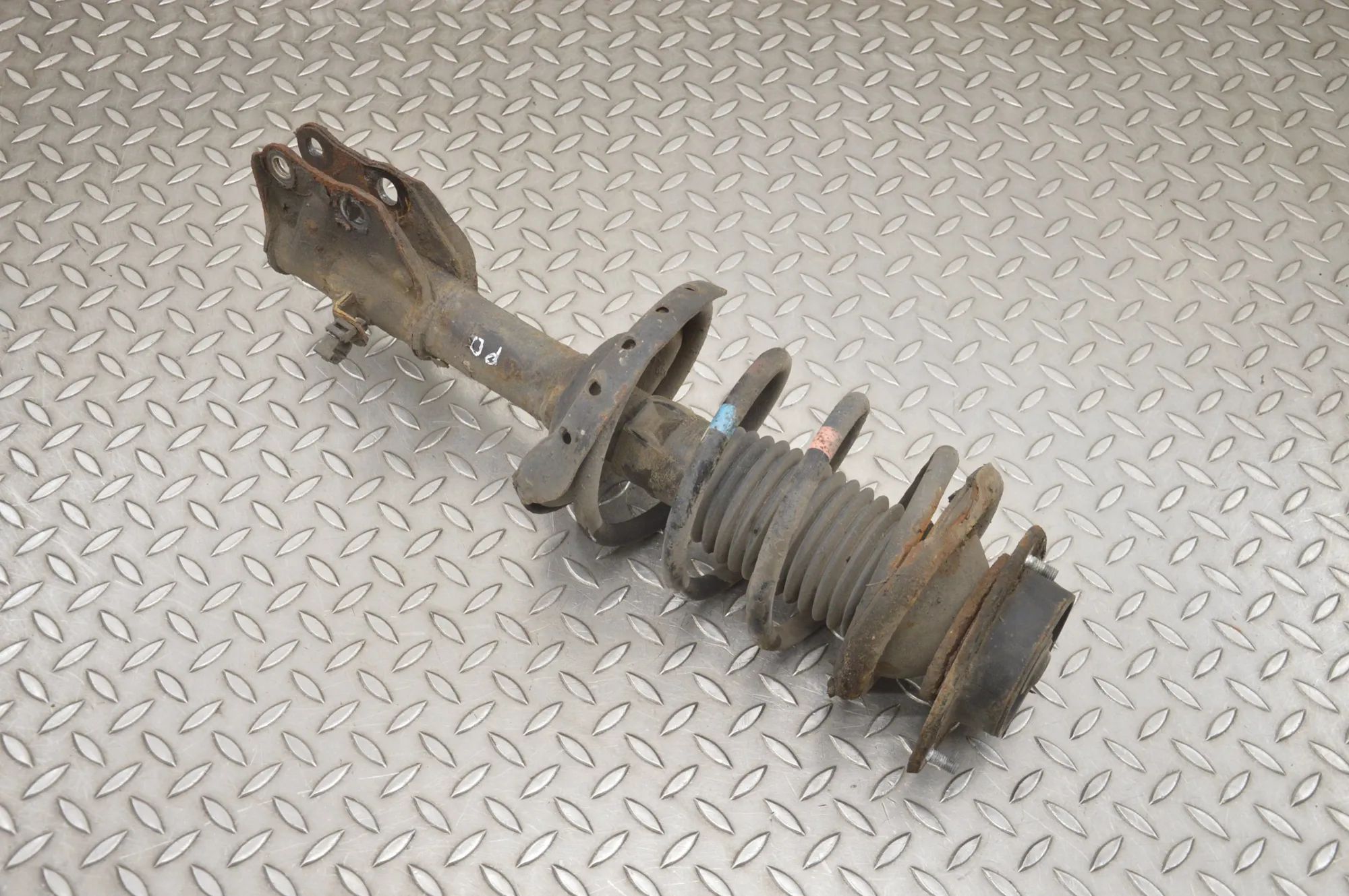 Subaru XV Shock absorber — front right Shock absorber — front right — SUBARU XV (_GP_)...