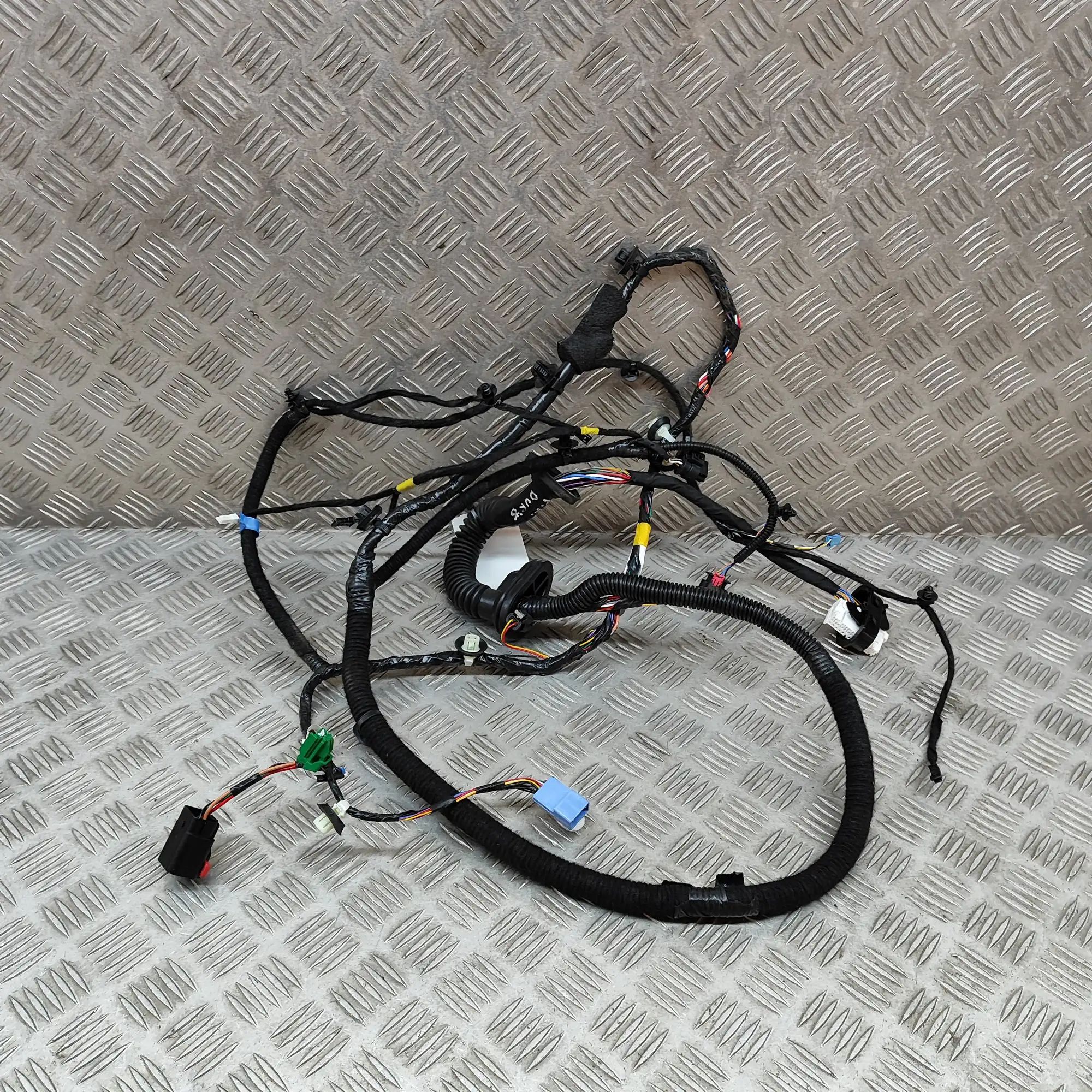 Tesla Model Y Door wiring — front left Door wiring — front left — TESLA MODEL Y (2019-...