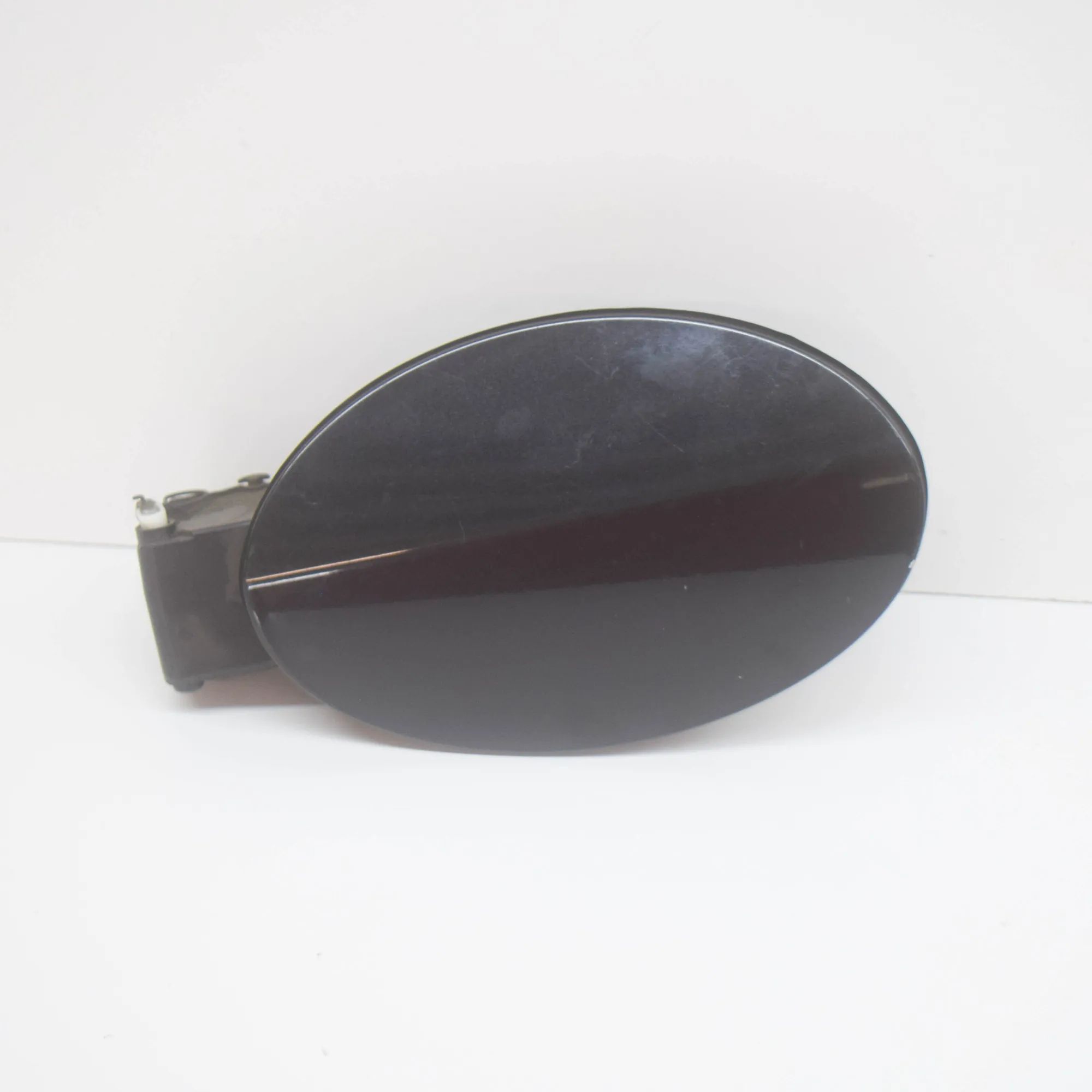 Maserati Quattroporte Fuel Tank Flap Cap Fuel Tank Flap Cap — MASERATI QUATTROPORTE (VI)...