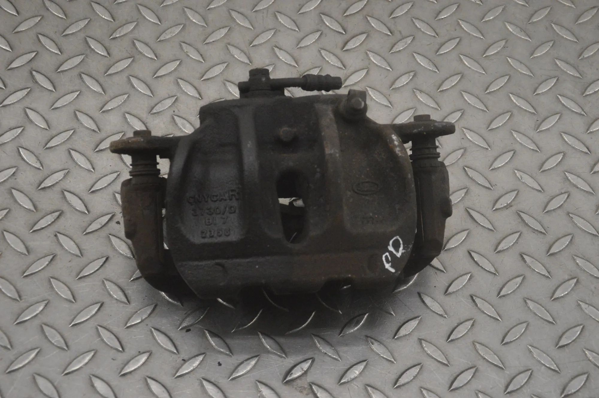 Land Rover Discovery Brake caliper — front right Brake caliper — front right — LAND ROVER DISCOV...