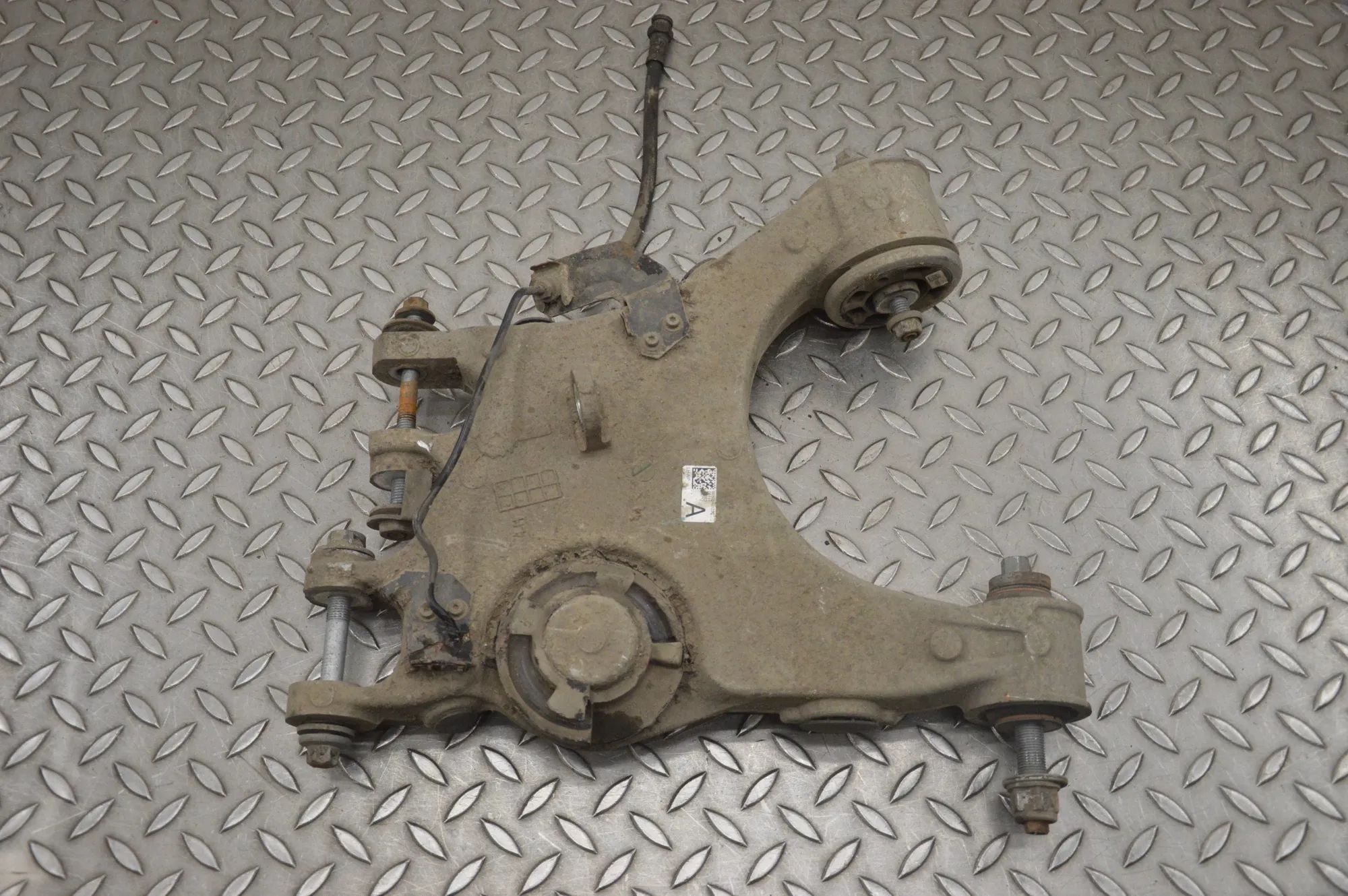 Alfa-Romeo Stelvio Rear Left Lower Control Arm Rear Left Lower Control Arm — ALFA ROMEO STELVI...