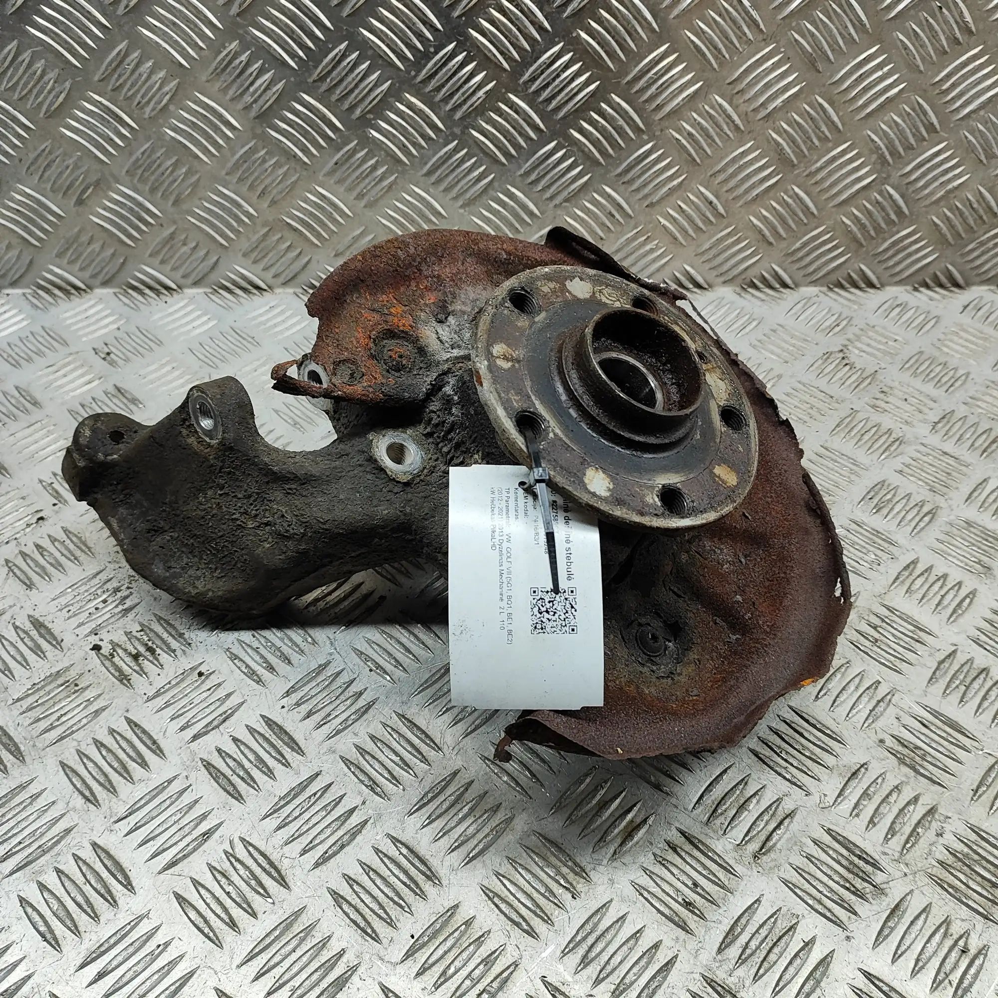 Volkswagen Golf 6 Rear Right Wheel Hub Rear Right Wheel Hub — VW GOLF (VII 5G1, BQ1, B...