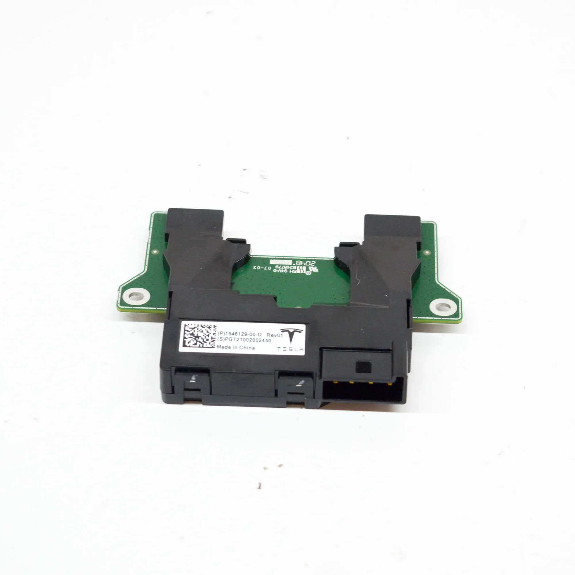 Tesla Model Y USB USB — TESLA MODEL Y (2019-...) — 1546129-00-D

...