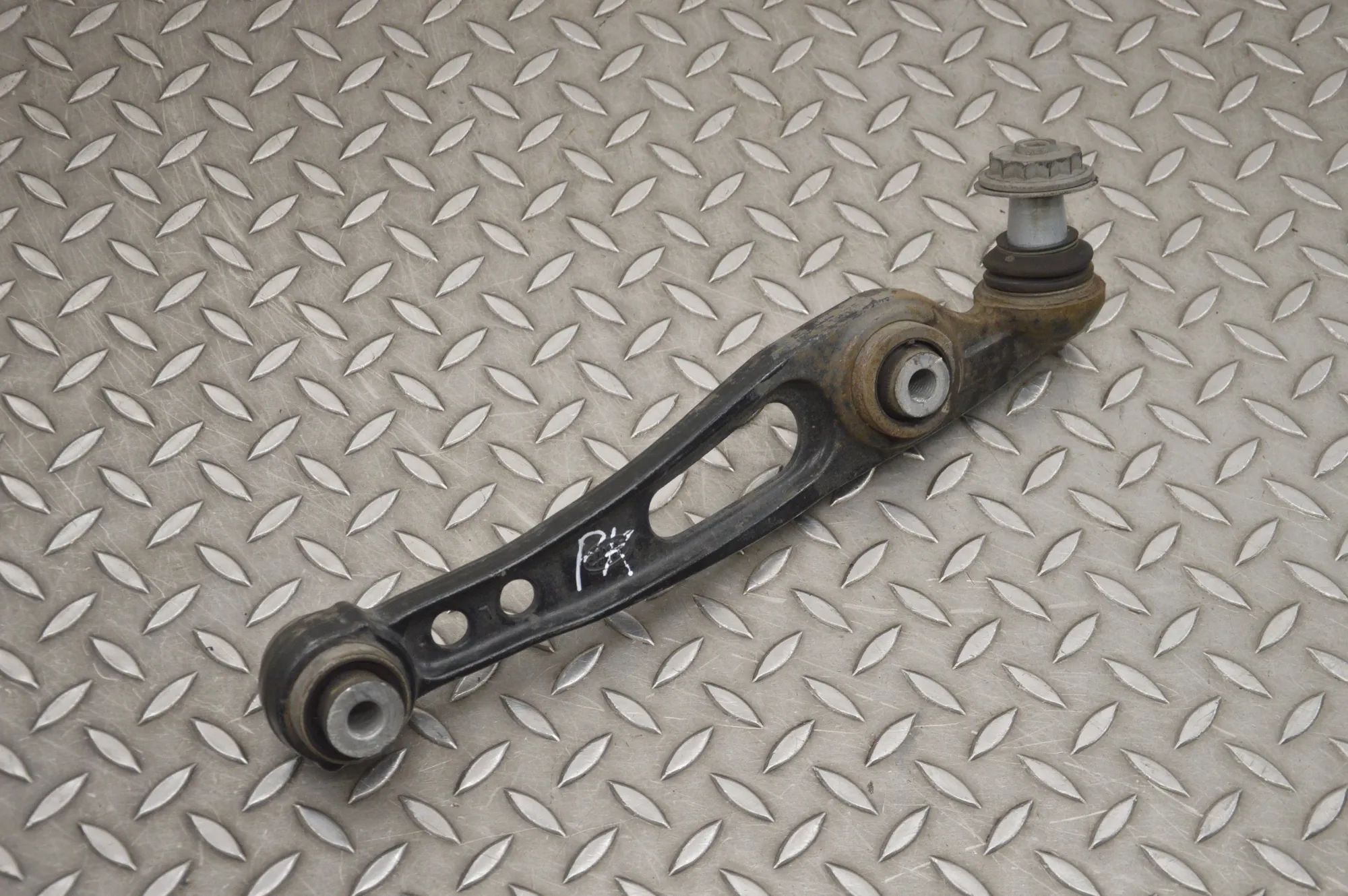 Land Rover Range Rover Sport (L494) Front Left Straight Control Arm Front Left Straight Control Arm — LAND ROVER RA...