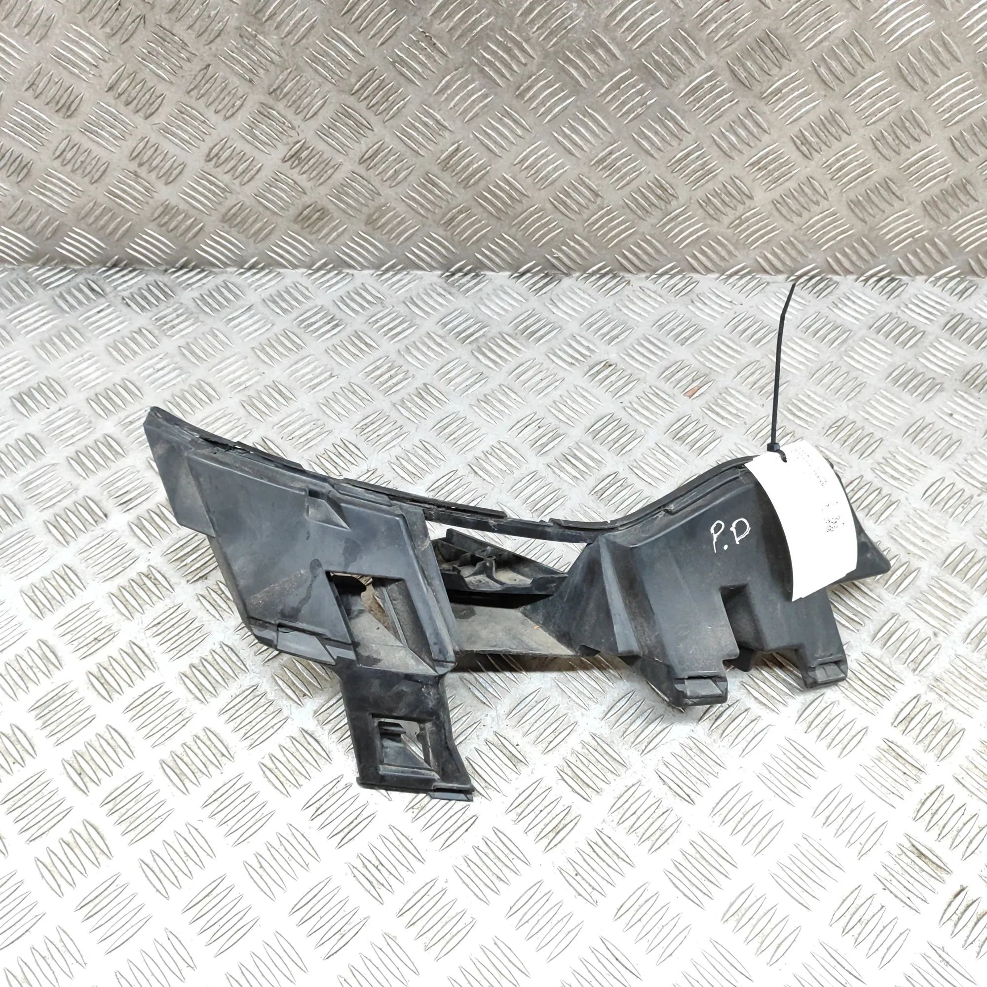 Land Rover Discovery Front Right Bumper Bracket Front Right Bumper Bracket — LAND ROVER DISCOVE...